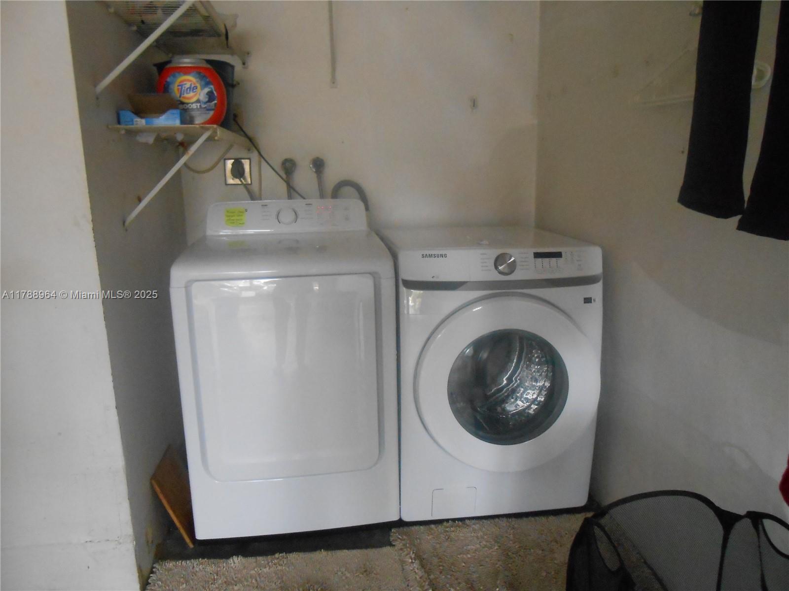 Hollywood, Florida, 33021, United States, 3 Bedrooms Bedrooms, ,3 BathroomsBathrooms,Residential,For Sale,1913231