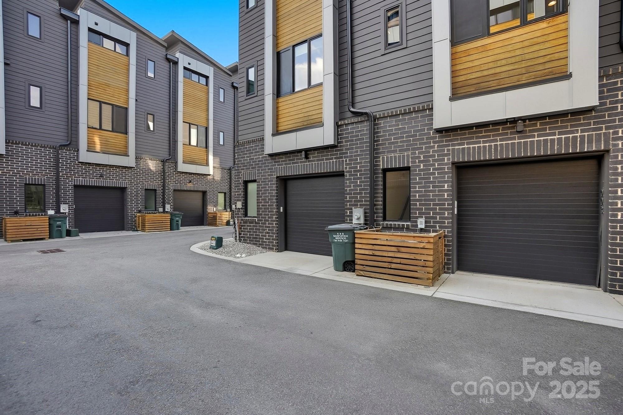 Charlotte, North Carolina, 28205, United States, 2 Bedrooms Bedrooms, ,3 BathroomsBathrooms,Residential,For Sale,1956240