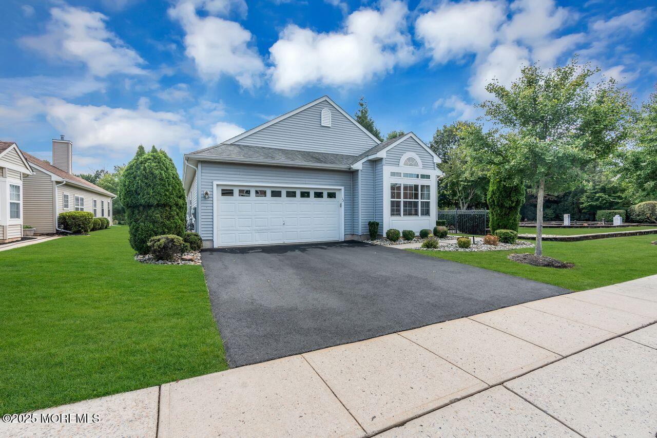 Franklin Twp, New Jersey, 08873, United States, 2 Bedrooms Bedrooms, ,2 BathroomsBathrooms,Residential,For Sale,1985006