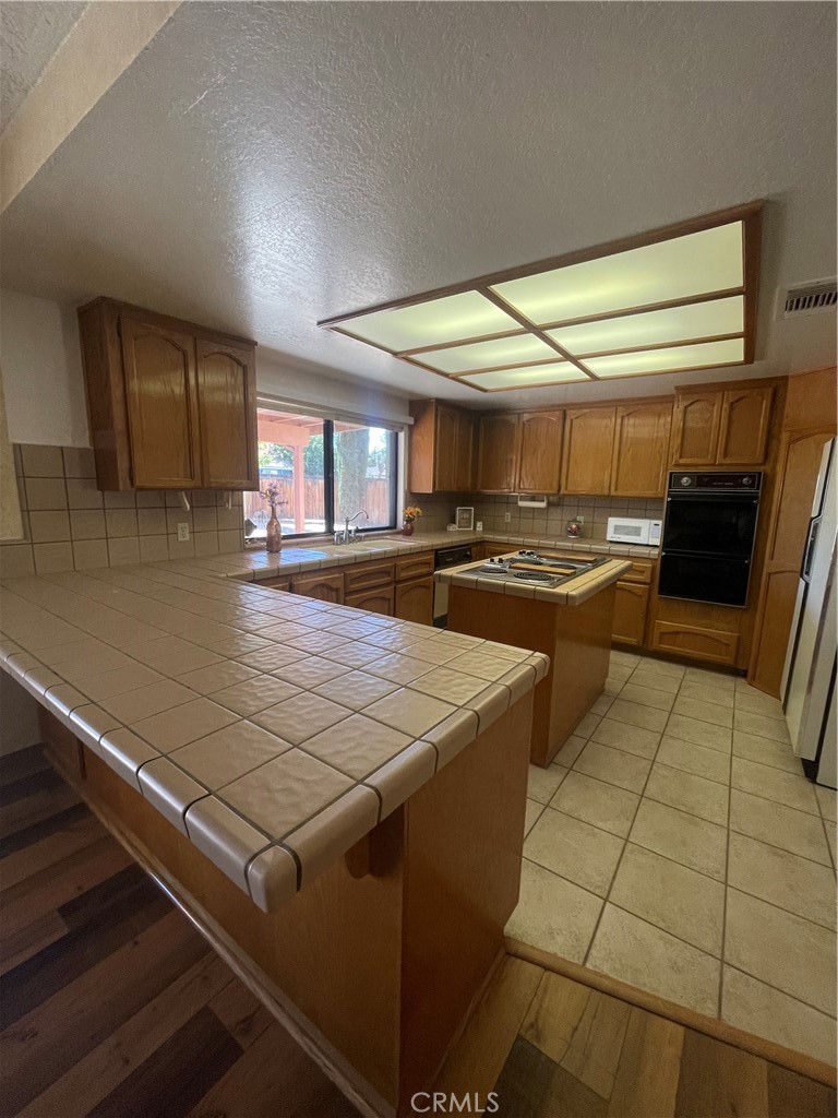 Apple Valley, California, 92308, United States, 3 Bedrooms Bedrooms, ,2 BathroomsBathrooms,Residential,For Sale,1974984