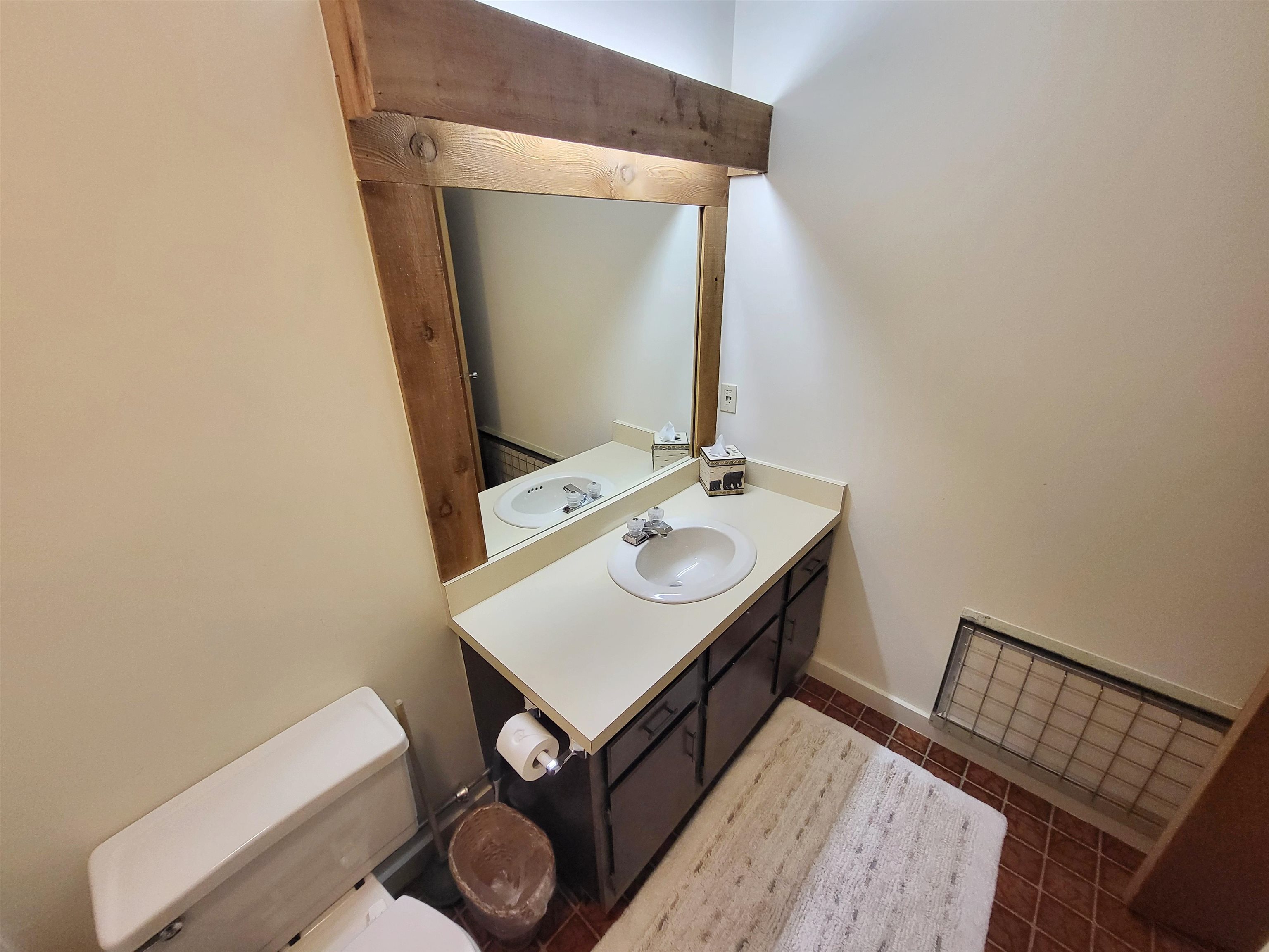 Lincoln, New Hampshire, 03251, United States, 5 Bedrooms Bedrooms, ,2 BathroomsBathrooms,Residential,For Sale,2003487