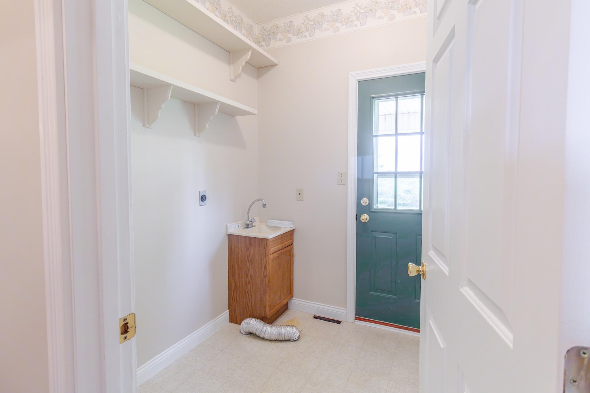 Glencoe, Kentucky, 41046, United States, 5 Bedrooms Bedrooms, ,4 BathroomsBathrooms,Residential,For Sale,1921882