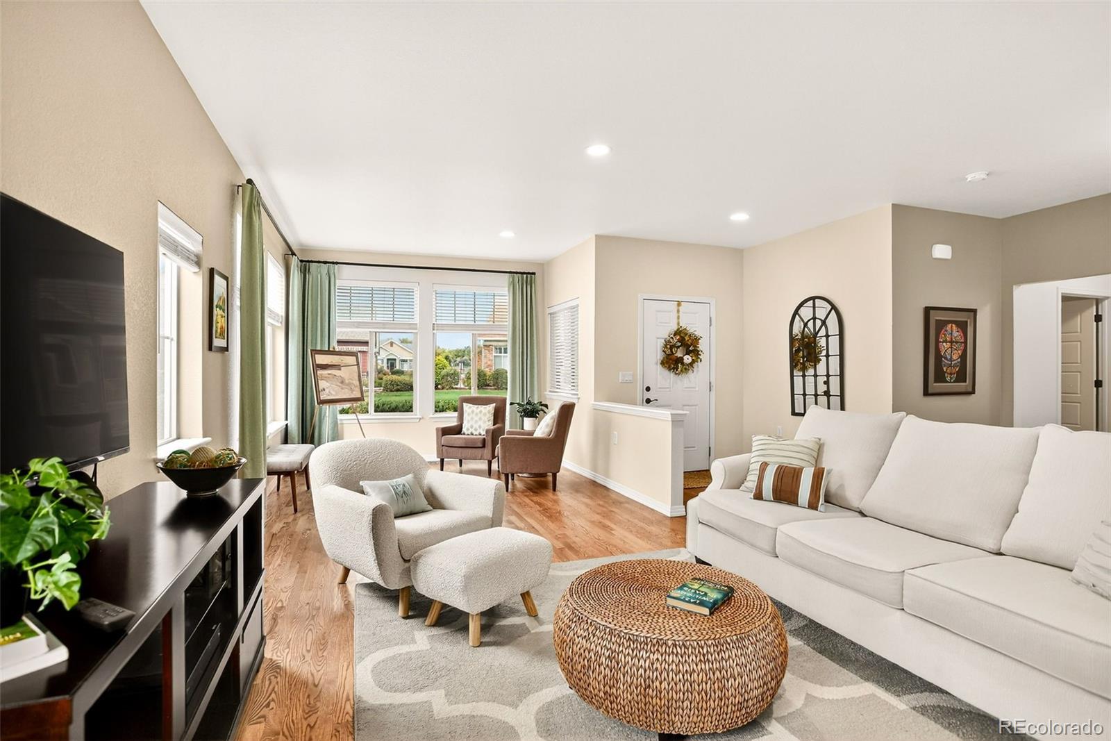 Thornton, Colorado, 80241, United States, 2 Bedrooms Bedrooms, ,1 BathroomBathrooms,Residential,For Sale,1955658