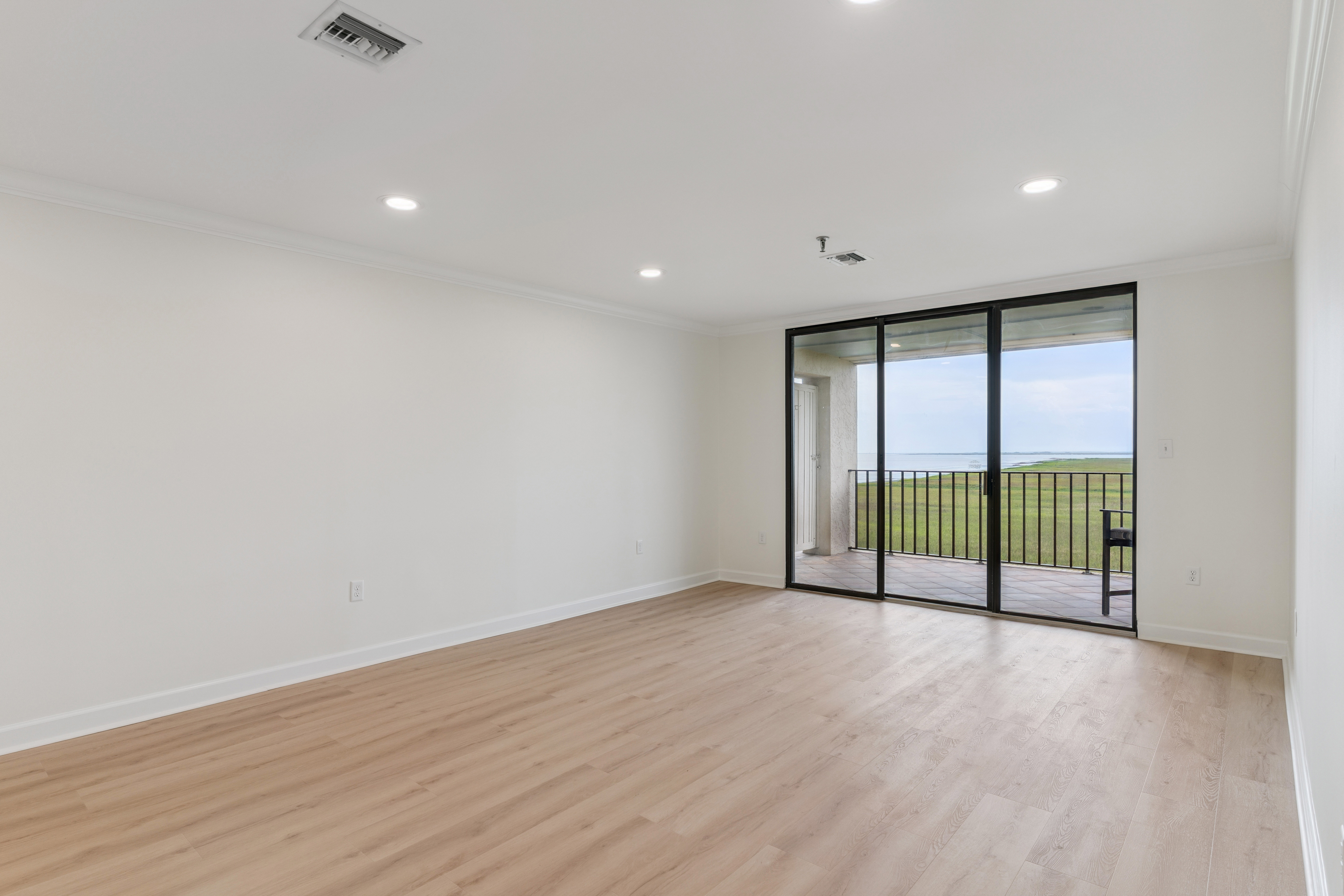  1 Marina Drive #308 A & B - 物件實景