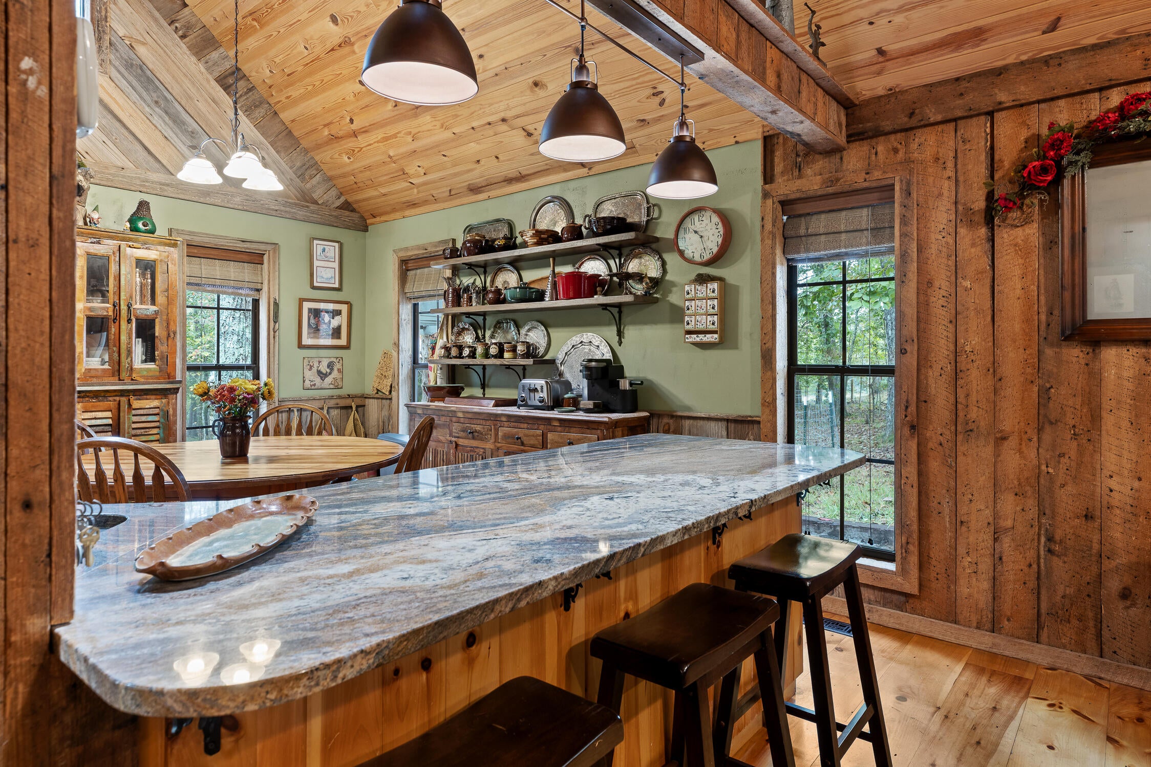 Mentone, Alabama, 35984, United States, 3 Bedrooms Bedrooms, ,2 BathroomsBathrooms,Residential,For Sale,1977298