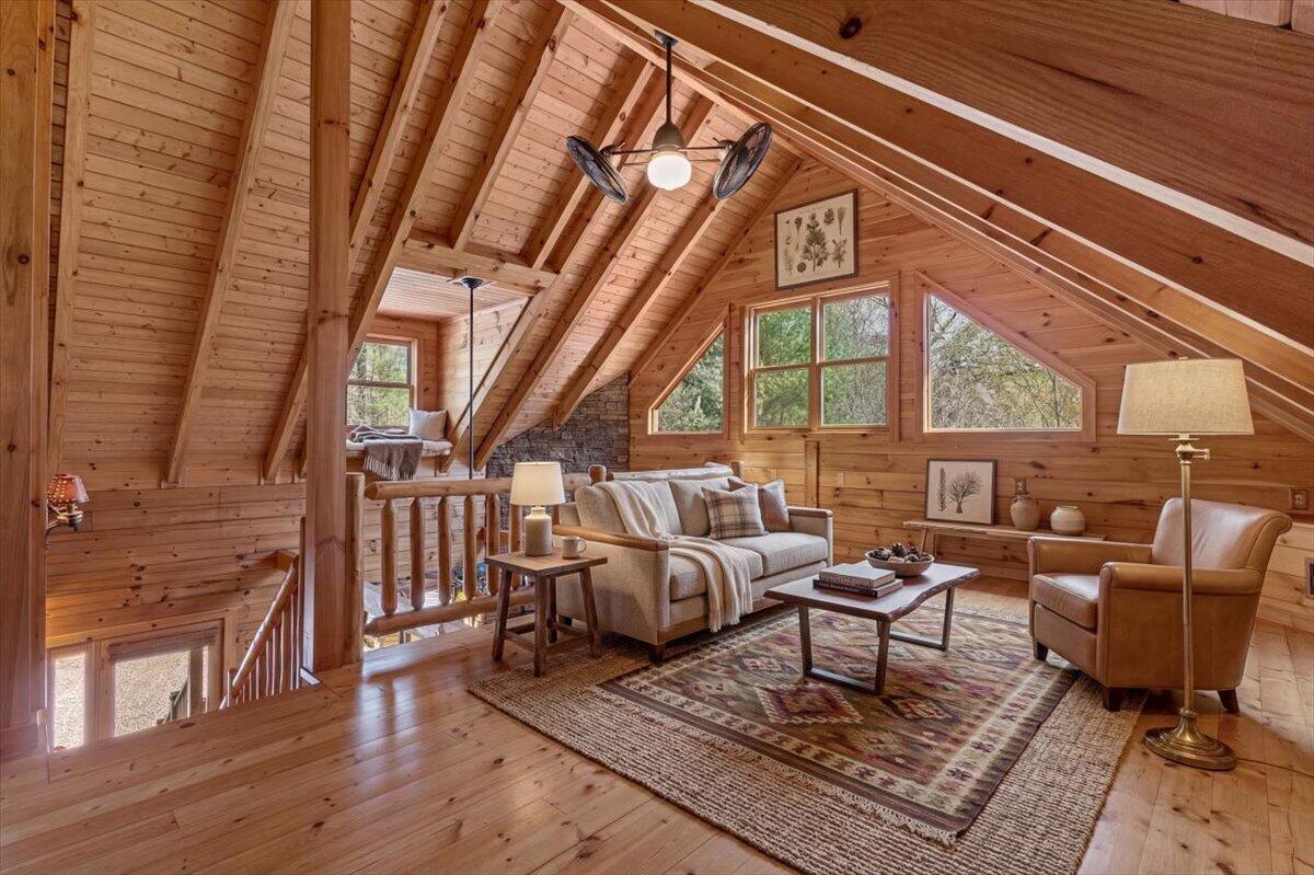 Tellico Plains, Tennessee, 37385, United States, 3 Bedrooms Bedrooms, ,3 BathroomsBathrooms,Residential,For Sale,2034978