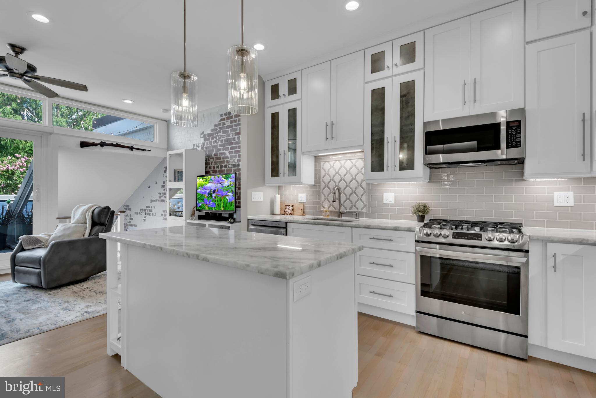 Washington, District of Columbia, 20024, United States, 3 Bedrooms Bedrooms, ,3 BathroomsBathrooms,Residential,For Sale,1943567