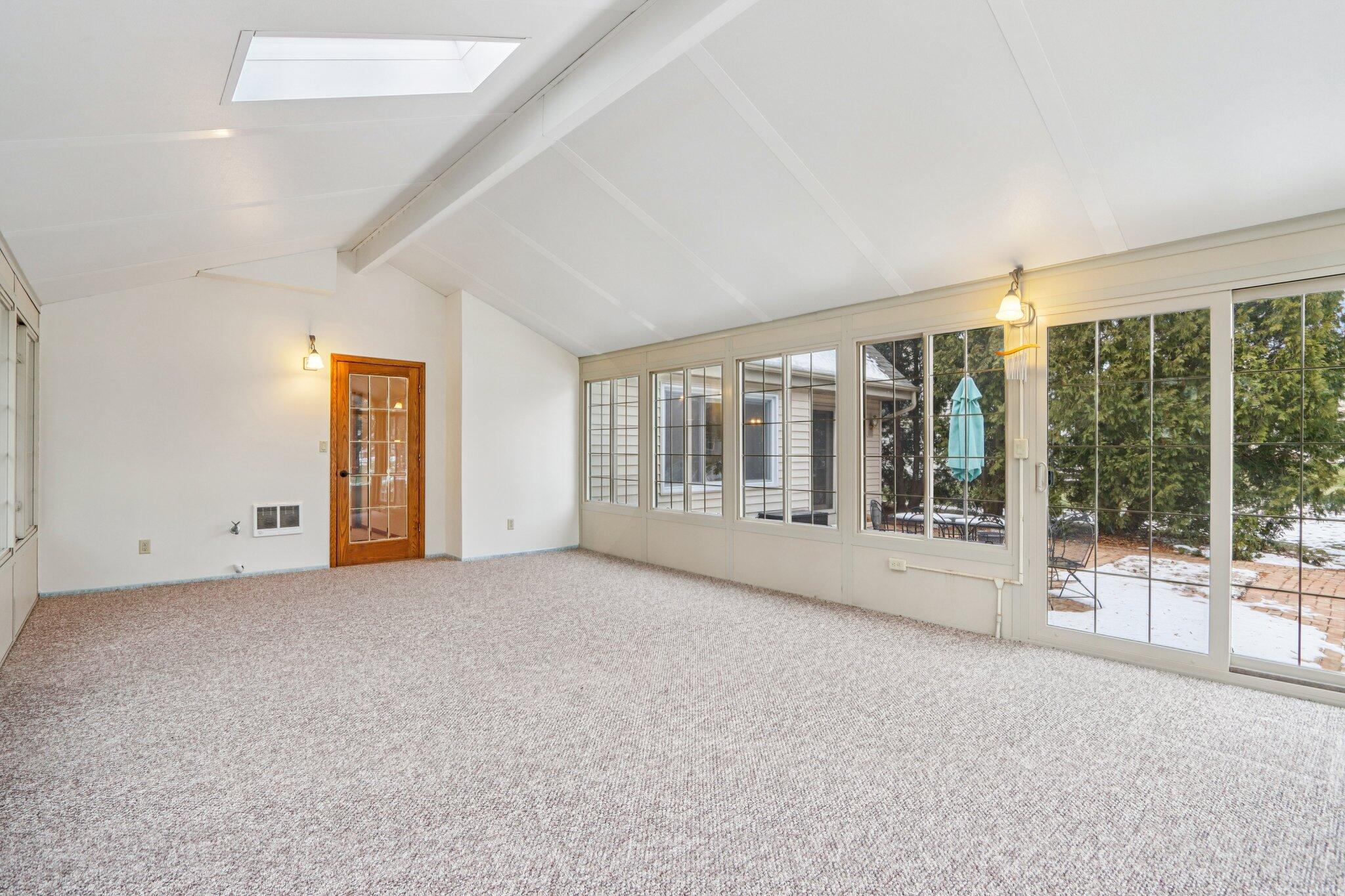 Muskego, Wisconsin, 53150, United States, 3 Bedrooms Bedrooms, ,3 BathroomsBathrooms,Residential,For Sale,2007813