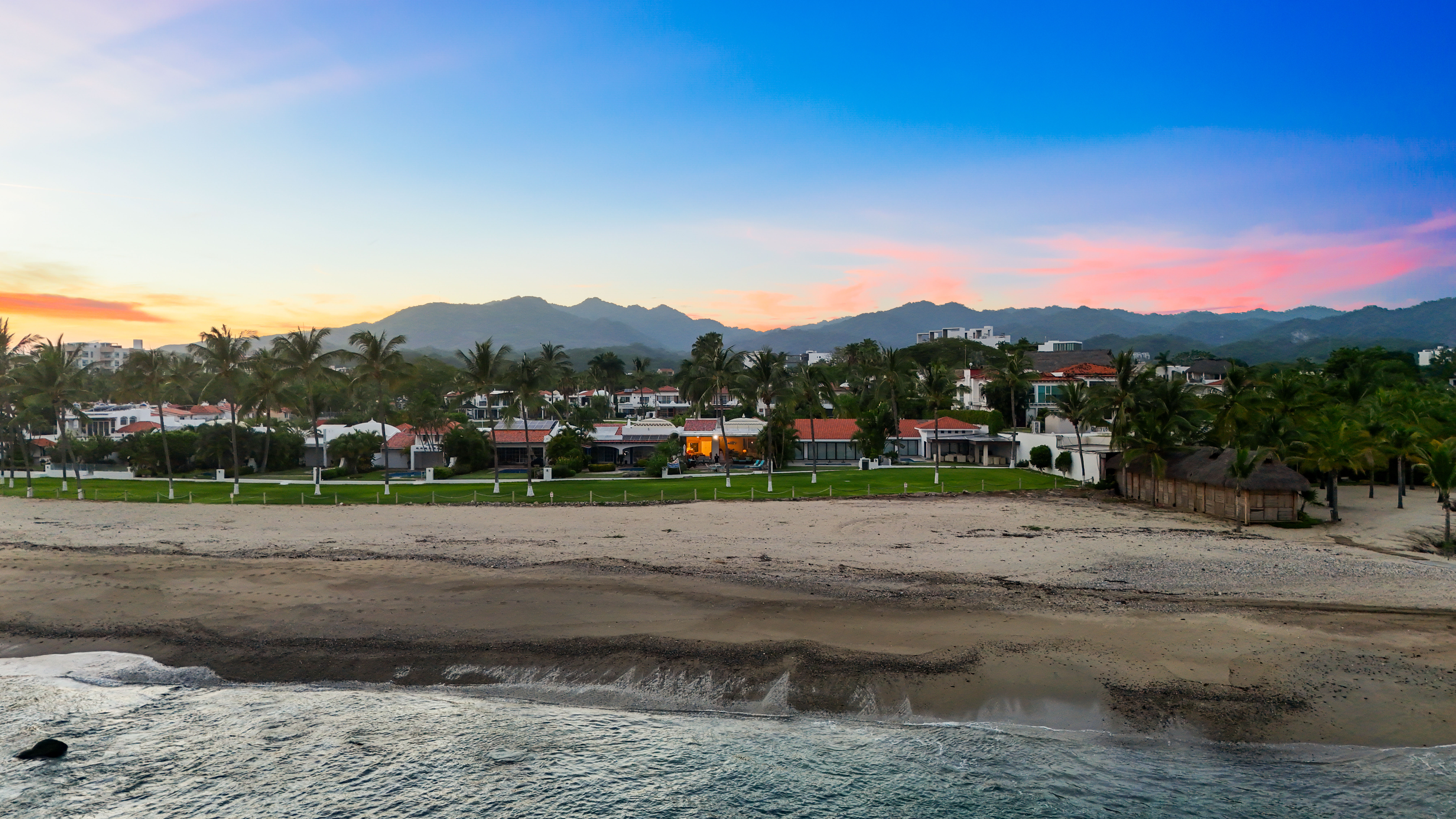  Casa La Puntilla  Oceanfront Residence in La Cruz de Huanacaxtle - 物件實景