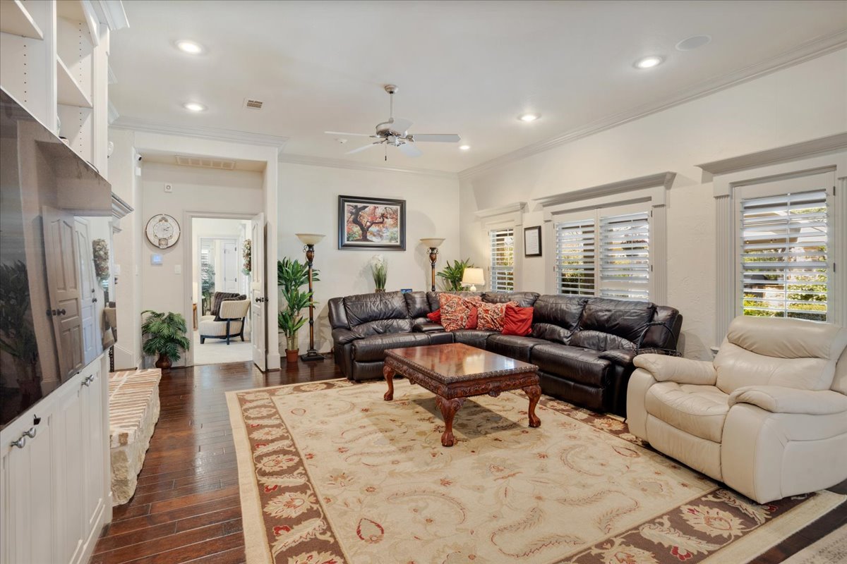 Sherman, Texas, 75092, United States, 3 Bedrooms Bedrooms, ,3 BathroomsBathrooms,Residential,For Sale,1973794