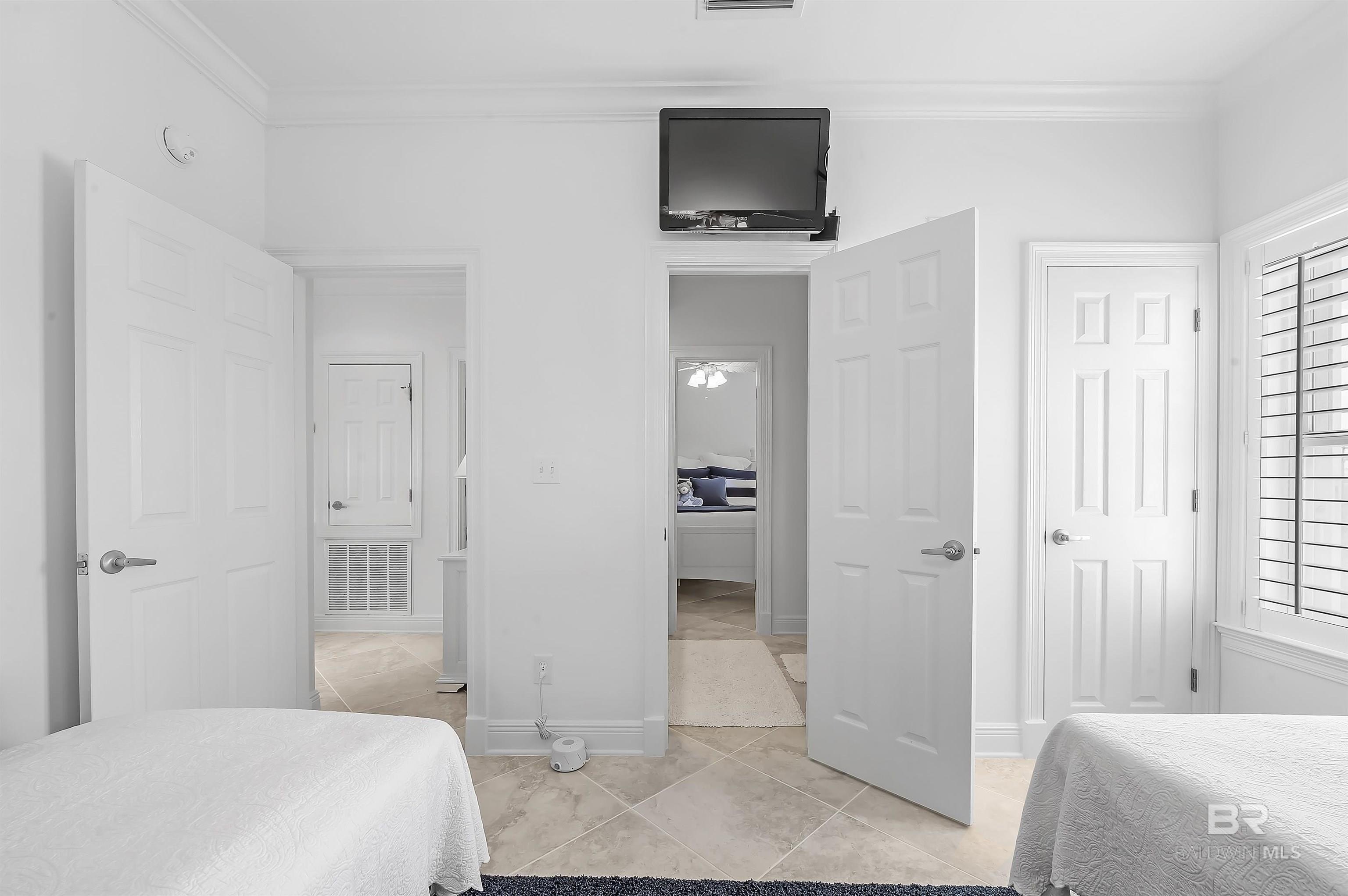 Pensacola, Florida, 32507, United States, 8 Bedrooms Bedrooms, ,9 BathroomsBathrooms,Residential,For Sale,1983870