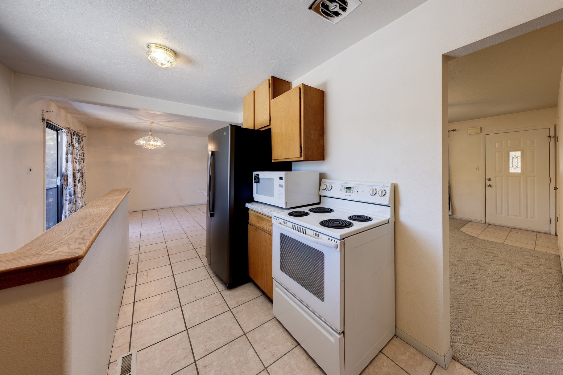  In-Town Home with Deck, Patio and Walkout Basement - 物件實景