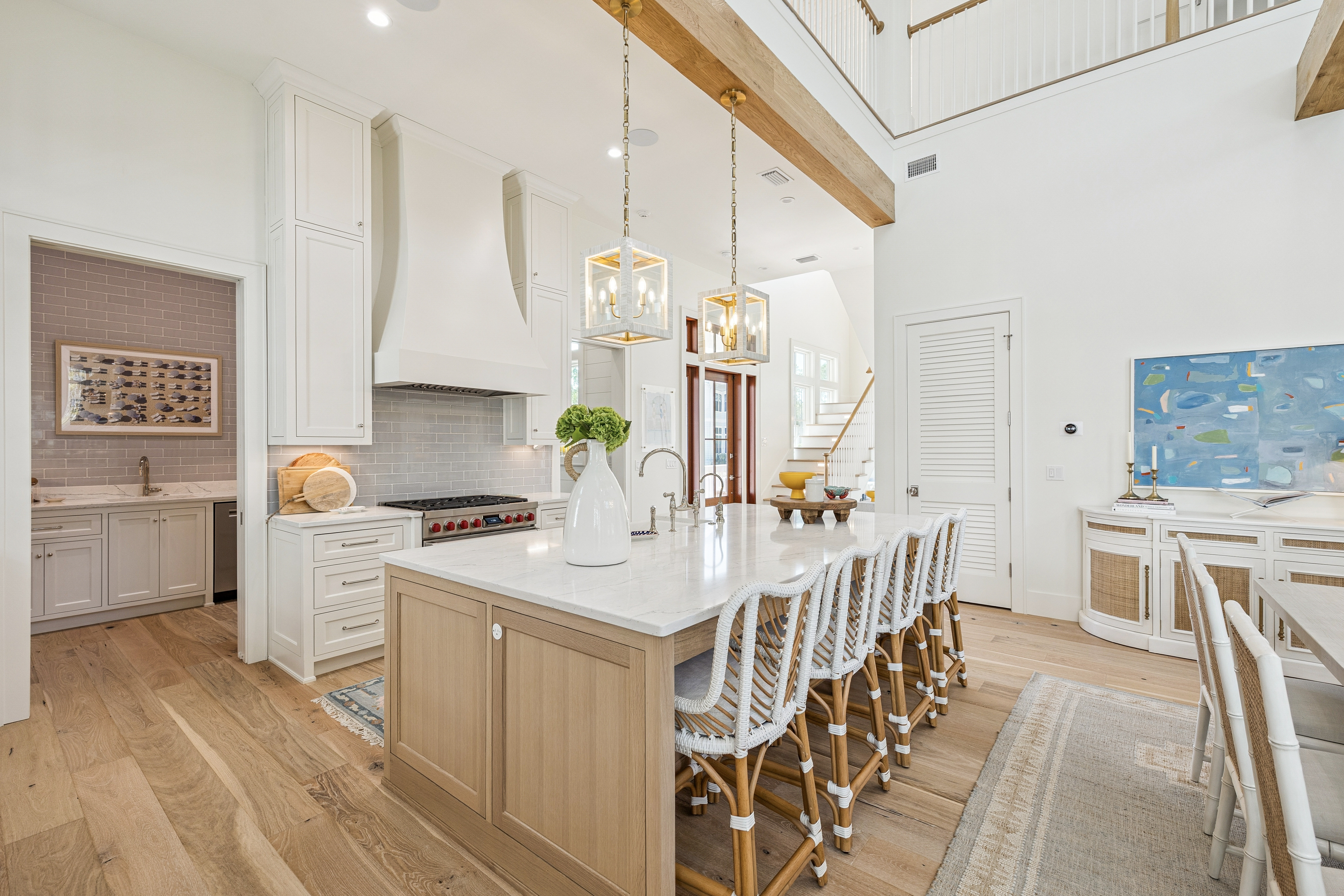  Refined Coastal Residence With Designer Interiors And Exceptional Craftsmanship - 物件實景