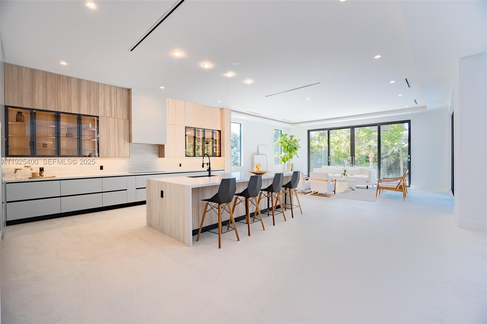 Pinecrest, Florida, 33156, United States, 6 Bedrooms Bedrooms, ,8 BathroomsBathrooms,Residential,For Sale,2003369