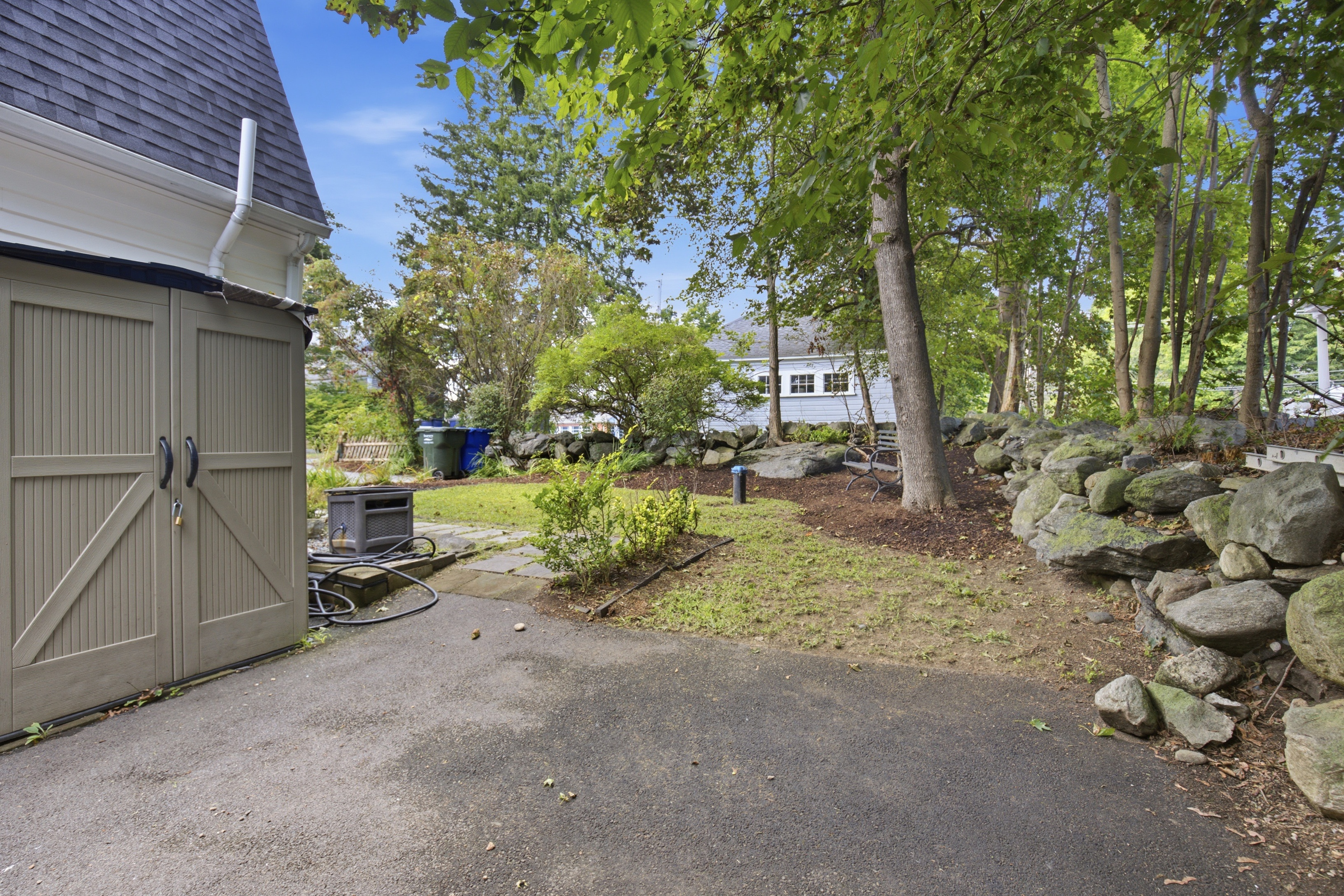  6-8 Center Pl, Stow, MA 01775 - 物件實景