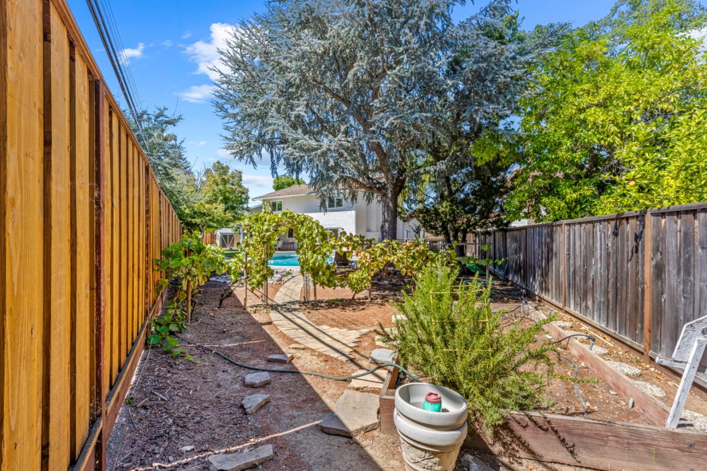 Morgan Hill, California, 95037, United States, 5 Bedrooms Bedrooms, ,3 BathroomsBathrooms,Residential,For Sale,1934202