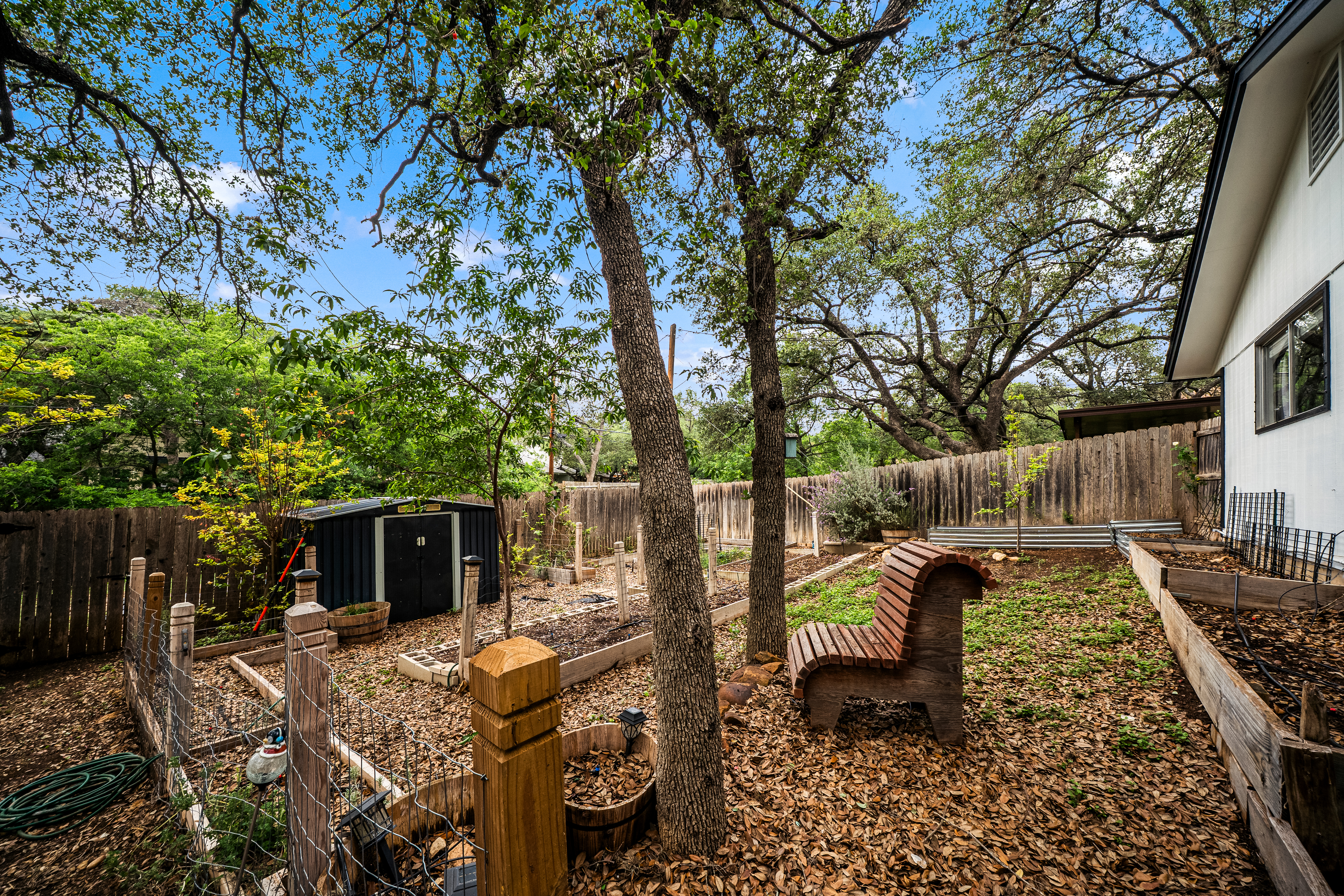 Updated Ranch with Greenbelt Privacy - 物件實景