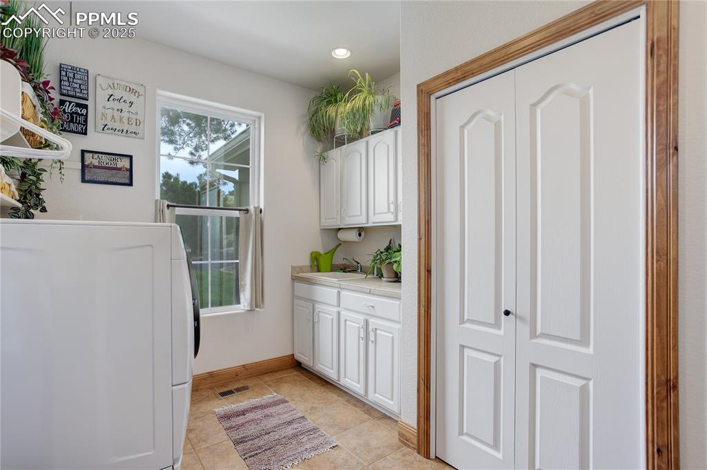 Colorado Springs, Colorado, 80908, United States, 4 Bedrooms Bedrooms, ,4 BathroomsBathrooms,Residential,For Sale,1839239