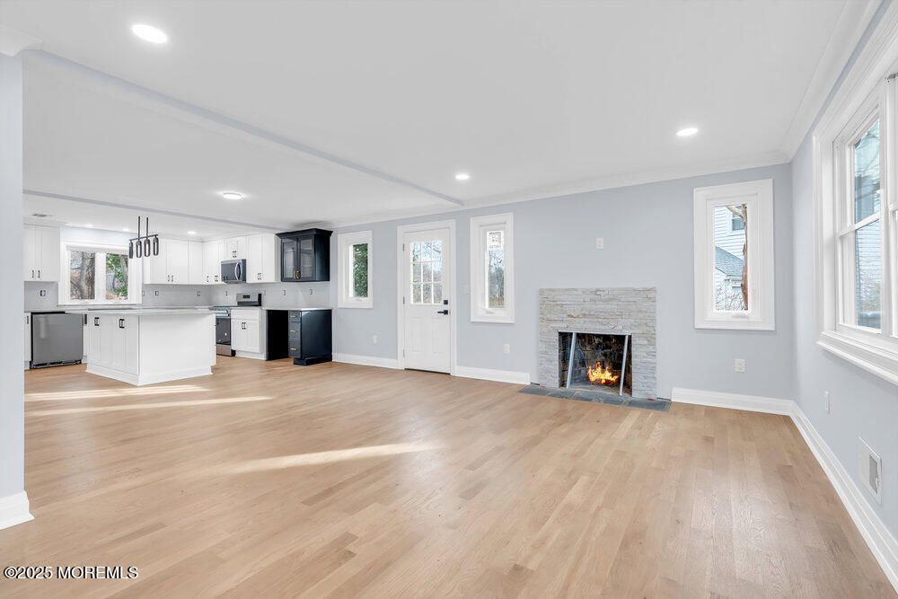 Shrewsbury Boro, New Jersey, 07702, United States, 4 Bedrooms Bedrooms, ,3 BathroomsBathrooms,Residential,For Sale,2001702