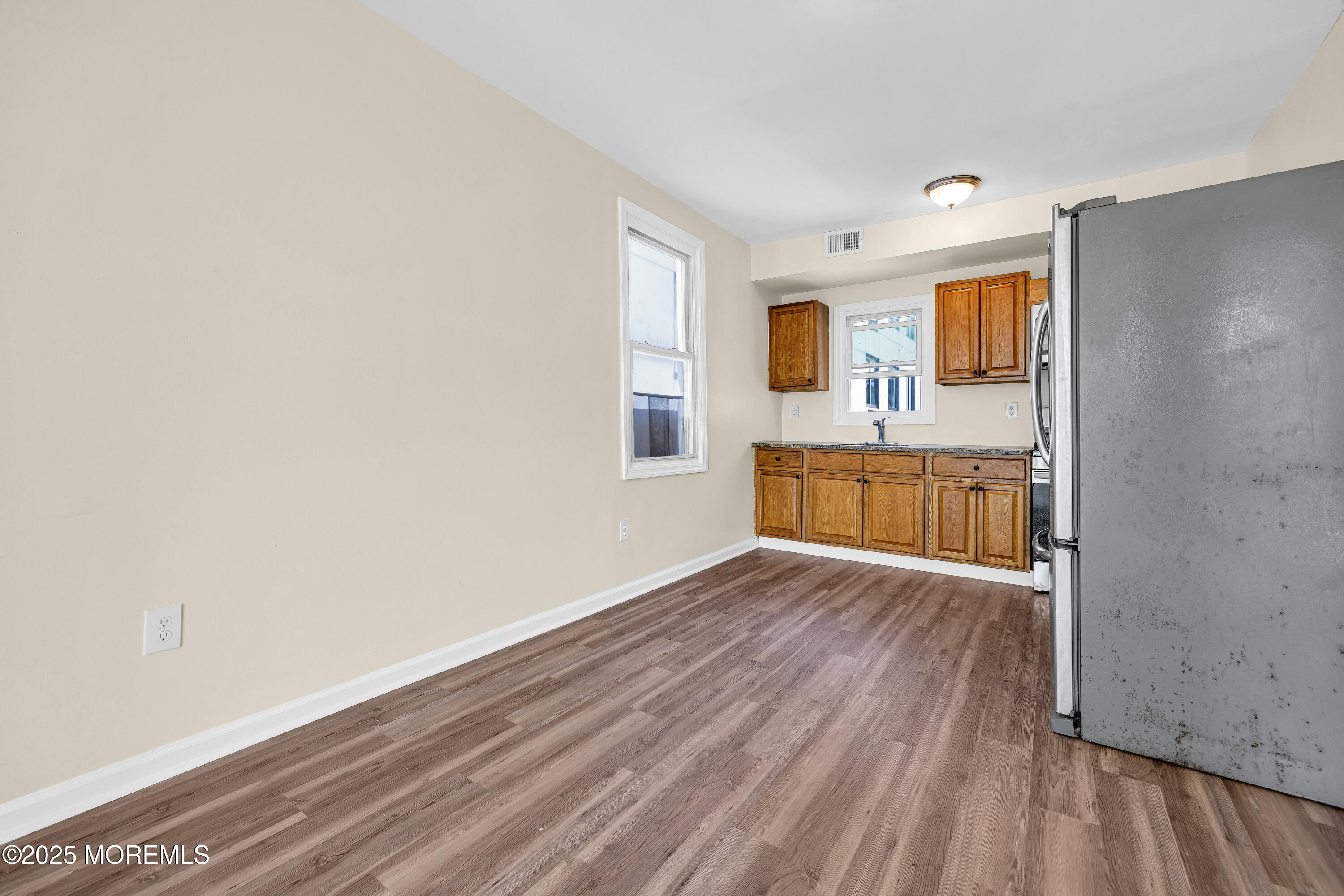 Newark, New Jersey, 07107, United States, 6 Bedrooms Bedrooms, ,3 BathroomsBathrooms,Residential,For Sale,1937916
