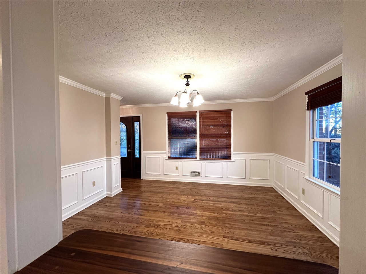 Bowling Green, Kentucky, 42103, United States, 4 Bedrooms Bedrooms, ,5 BathroomsBathrooms,Residential,For Sale,1991633