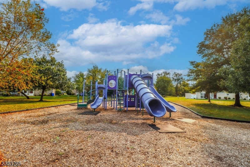 Sayreville Boro, New Jersey, 08859, United States, 2 Bedrooms Bedrooms, ,3 BathroomsBathrooms,Residential,For Sale,1962981