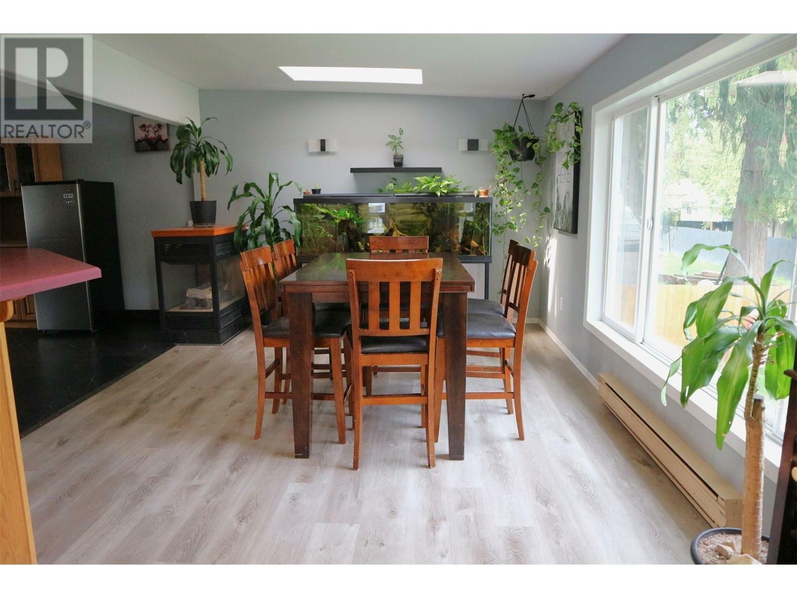 SICAMOUS, British Columbia, V0E 2V1, CA, 5 Bedrooms Bedrooms, ,2 BathroomsBathrooms,Residential,For Sale,1838674
