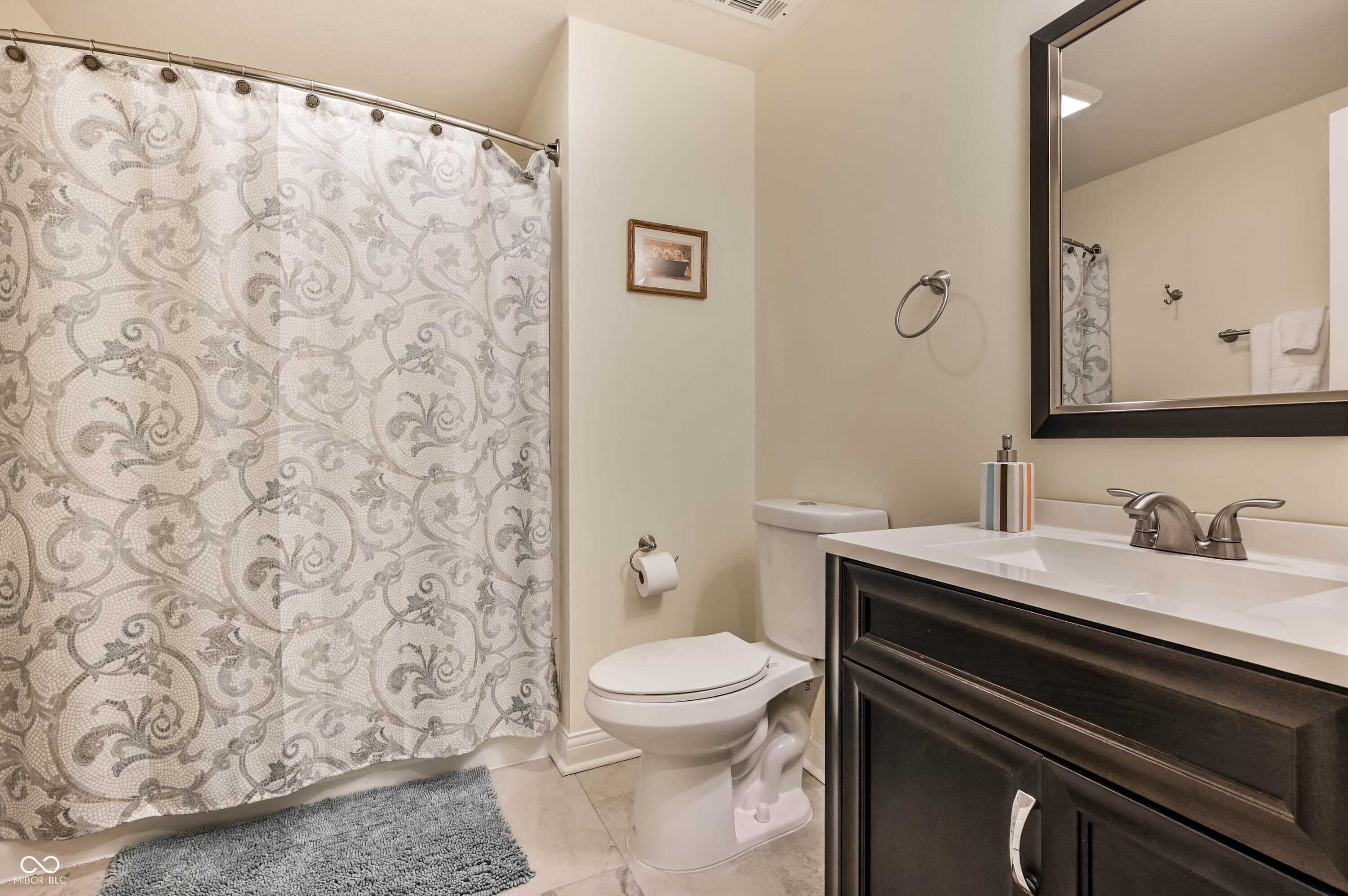 Zionsville, Indiana, 46077, United States, 4 Bedrooms Bedrooms, ,4 BathroomsBathrooms,Residential,For Sale,1942762