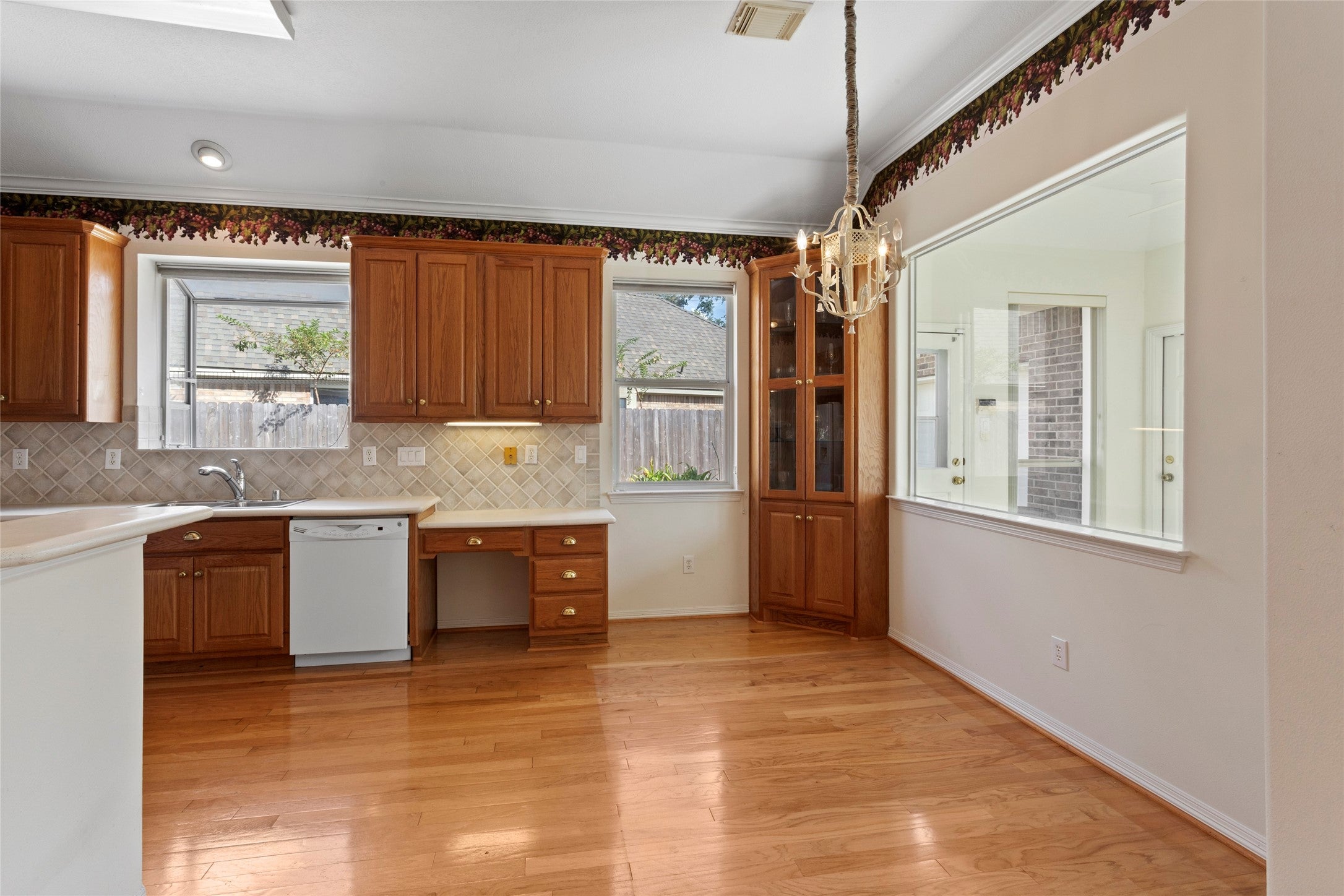 Houston, Texas, 77055, United States, 3 Bedrooms Bedrooms, ,2 BathroomsBathrooms,Residential,For Sale,1923474