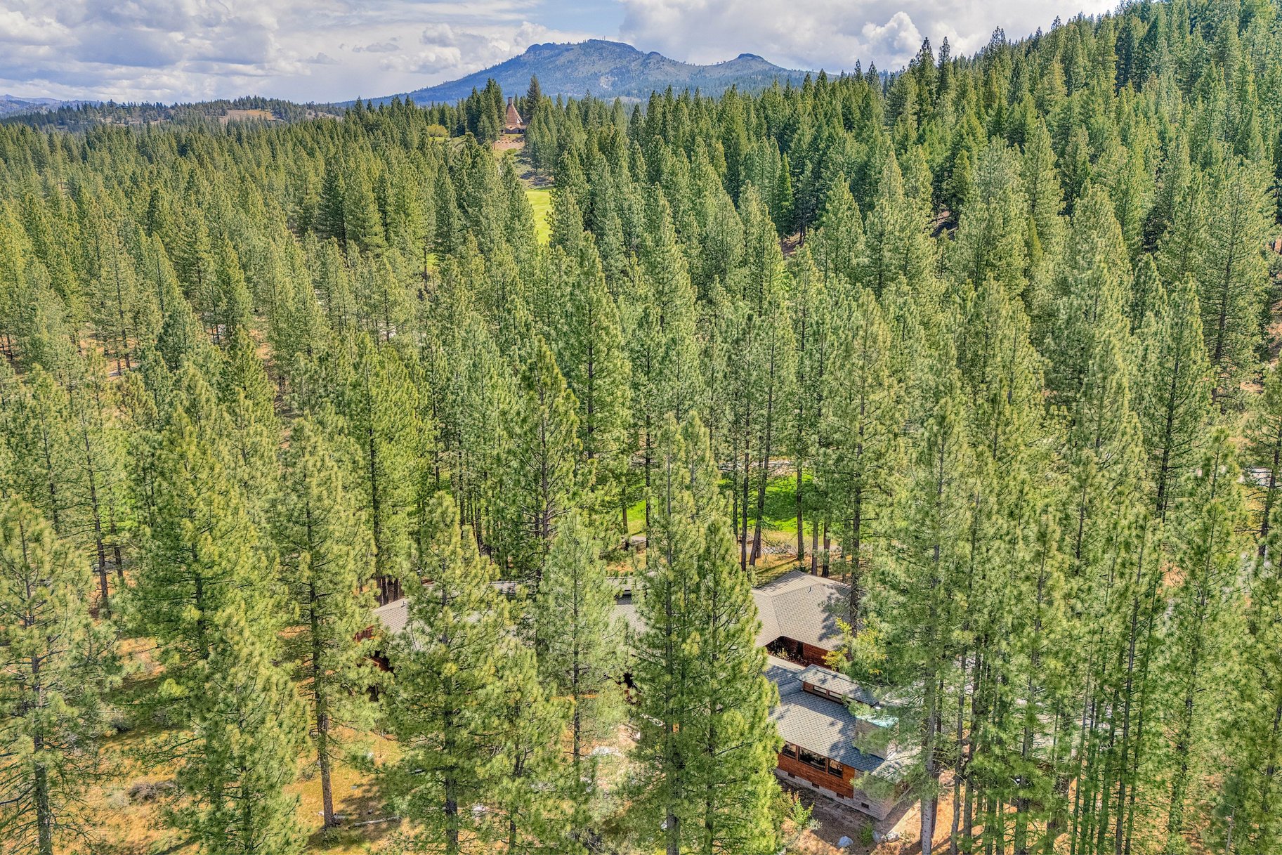  where  frank lloyd wright design meets mountain luxury - 物件實景