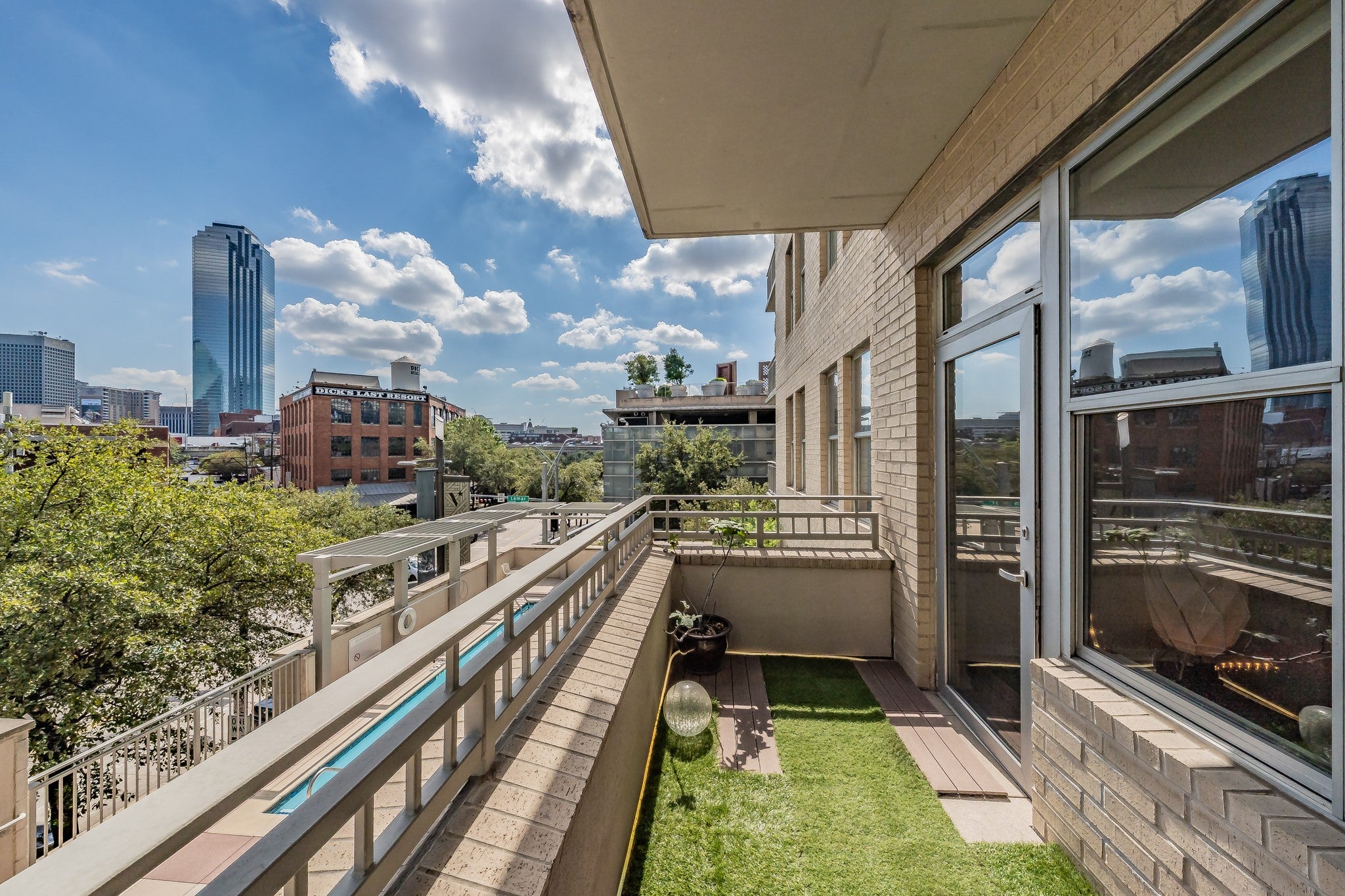 Dallas, Texas, 75219, United States, 2 Bedrooms Bedrooms, ,2 BathroomsBathrooms,Residential,For Sale,1983797