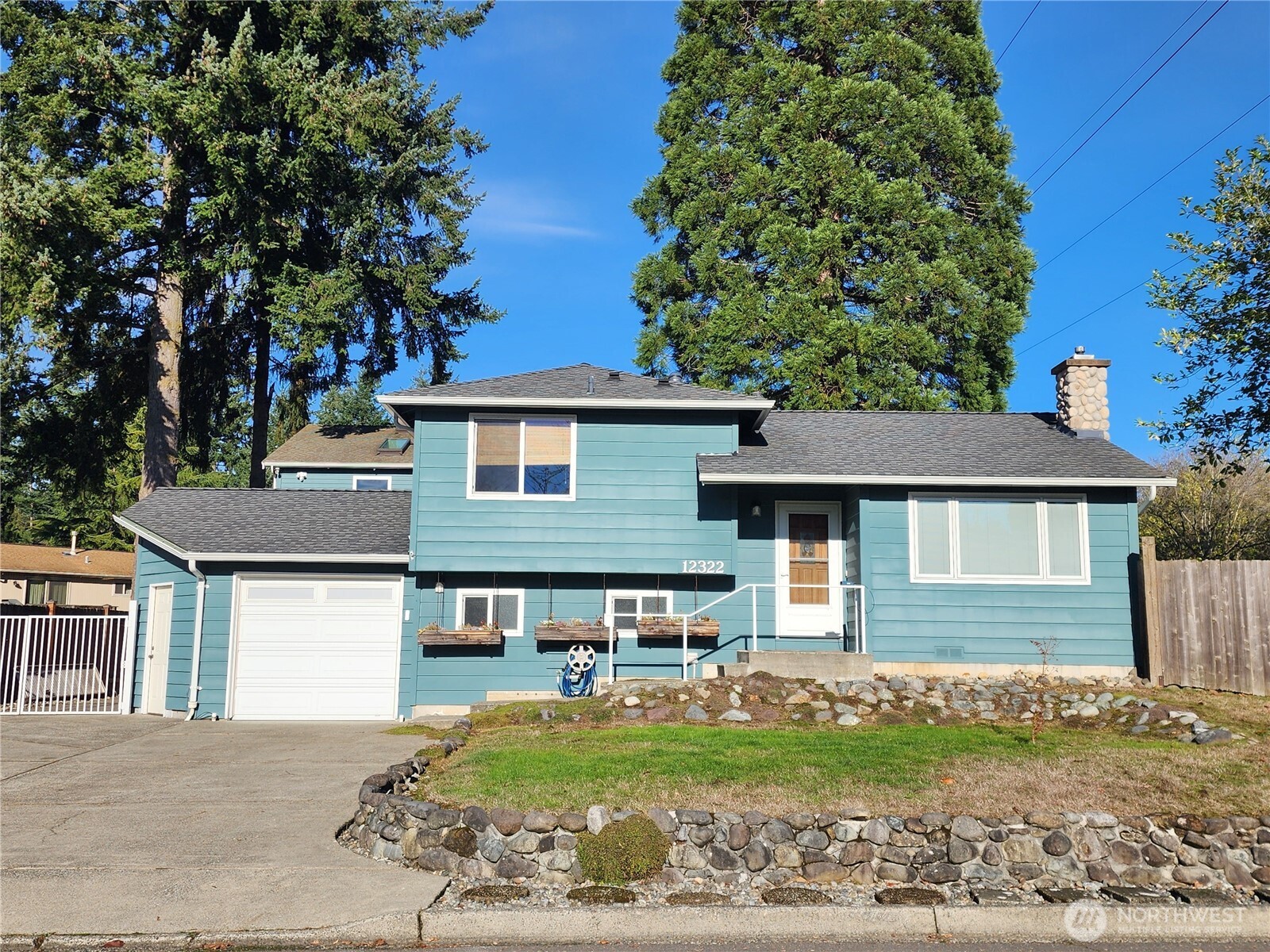 Kirkland, Washington, 98034, United States, 4 Bedrooms Bedrooms, ,3 BathroomsBathrooms,Residential,For Sale,1975566