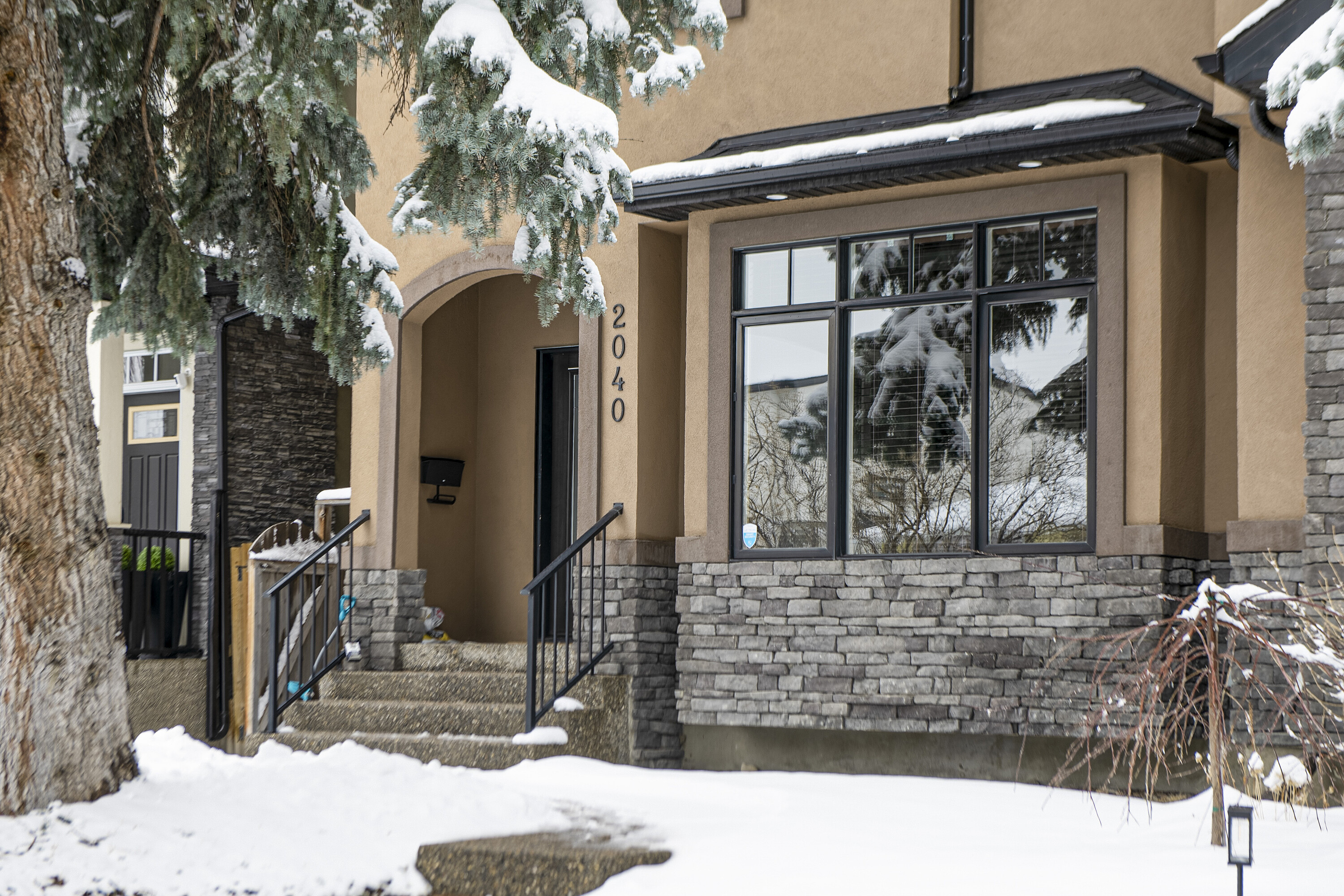  2040 46 Avenue SW, Calgary, AB - 物件實景