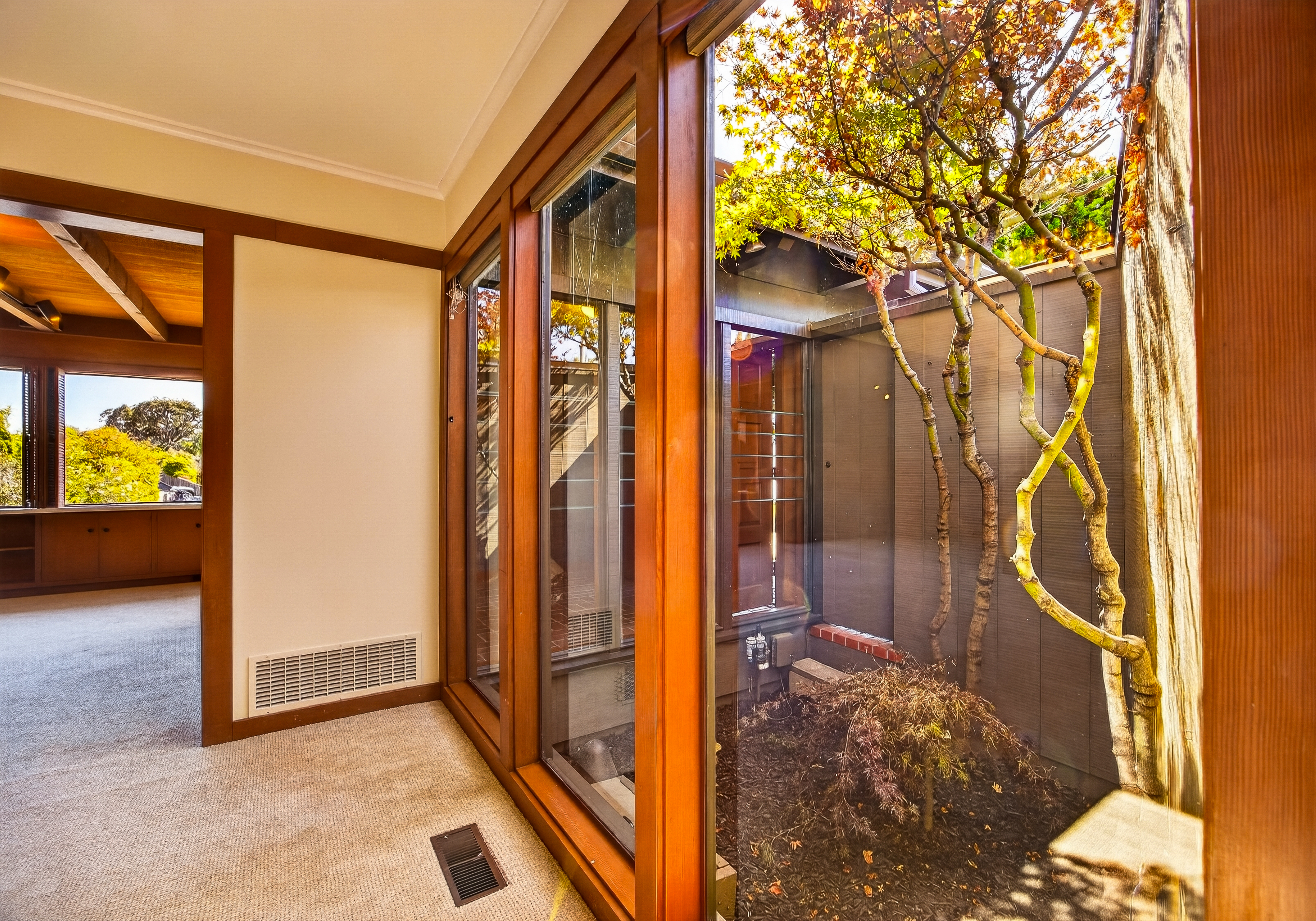  Mid-Century Character. Bay Views. A Rare Tiburon Opportunity - 物件實景