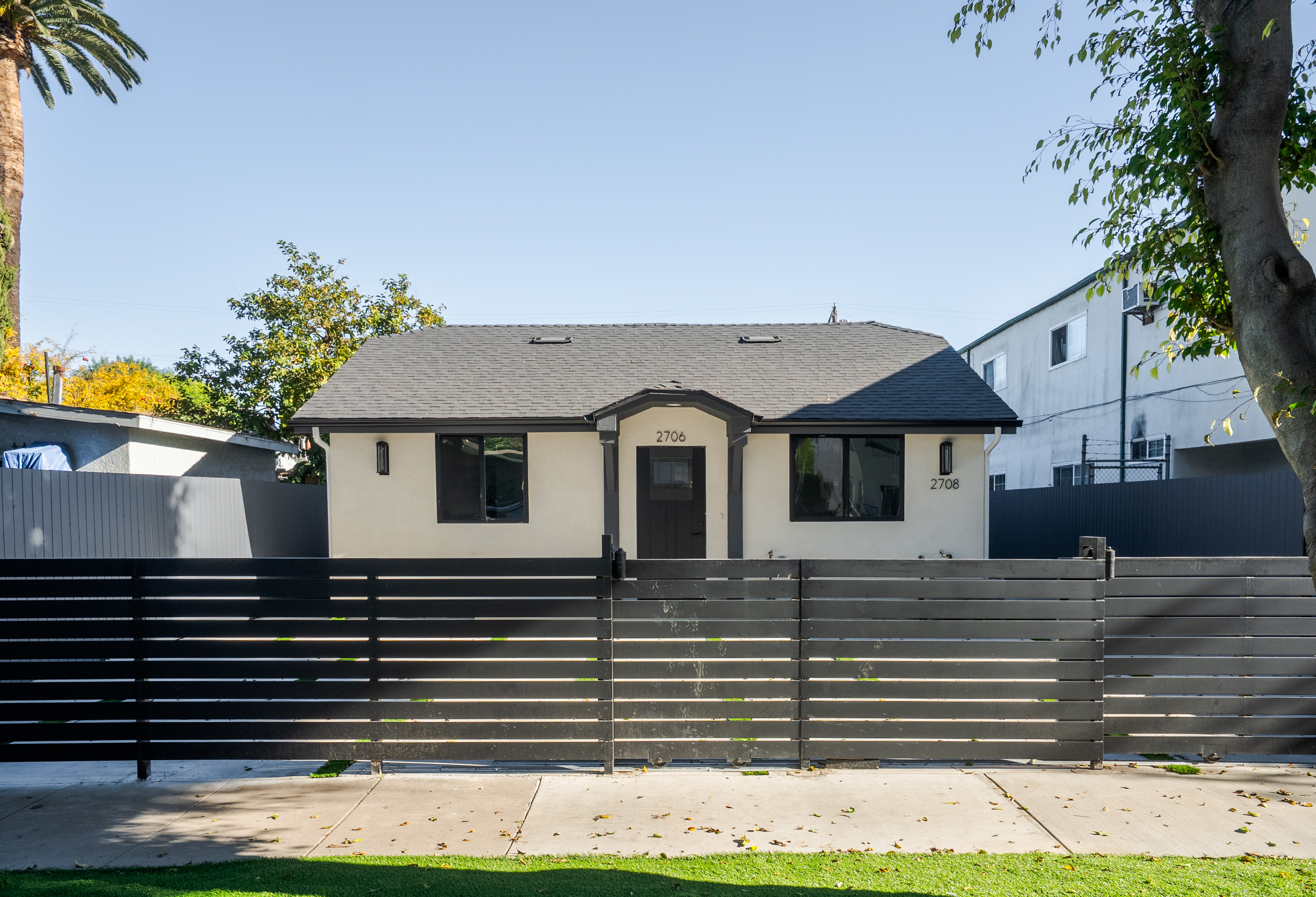  2706  S Cochran Ave - 物件實景