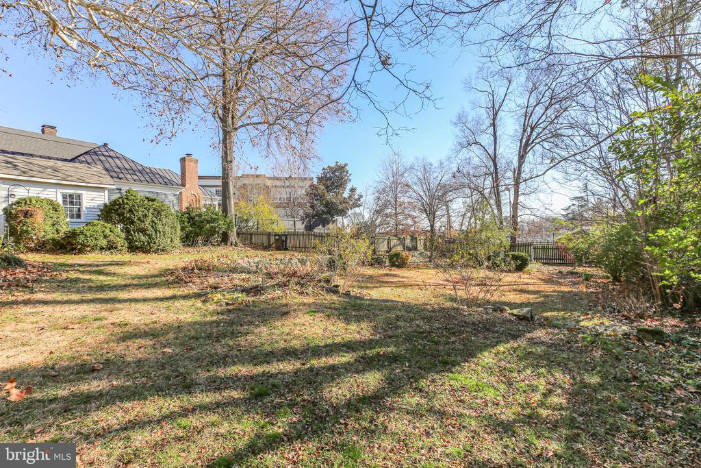 Fredericksburg, Virginia, 22401, United States, 4 Bedrooms Bedrooms, ,2 BathroomsBathrooms,Residential,For Sale,2001681