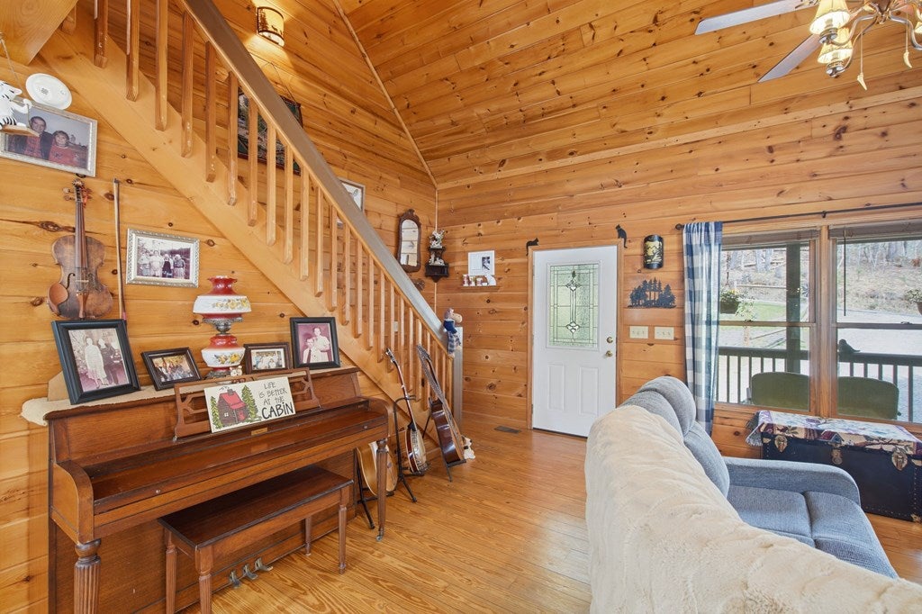 Ellijay, Georgia, 30540, United States, 3 Bedrooms Bedrooms, ,3 BathroomsBathrooms,Residential,For Sale,2034998