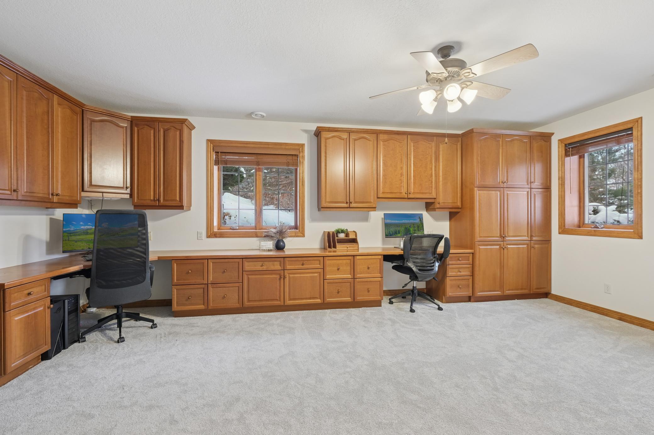 Woodbury, Minnesota, 55129, United States, 5 Bedrooms Bedrooms, ,5 BathroomsBathrooms,Residential,For Sale,1989522