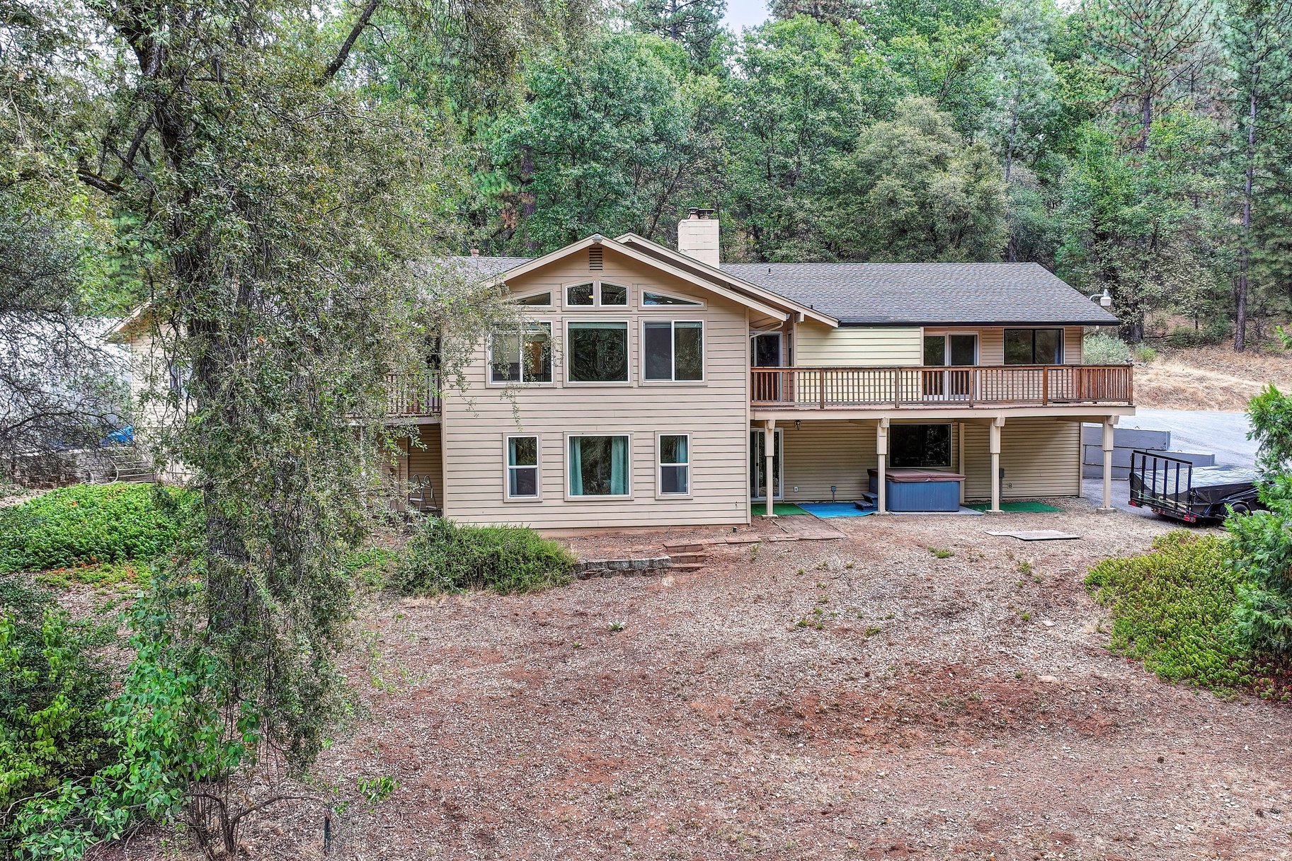  Spacious Grass Valley Country Property, 5 acres, shop and pond - 物件實景