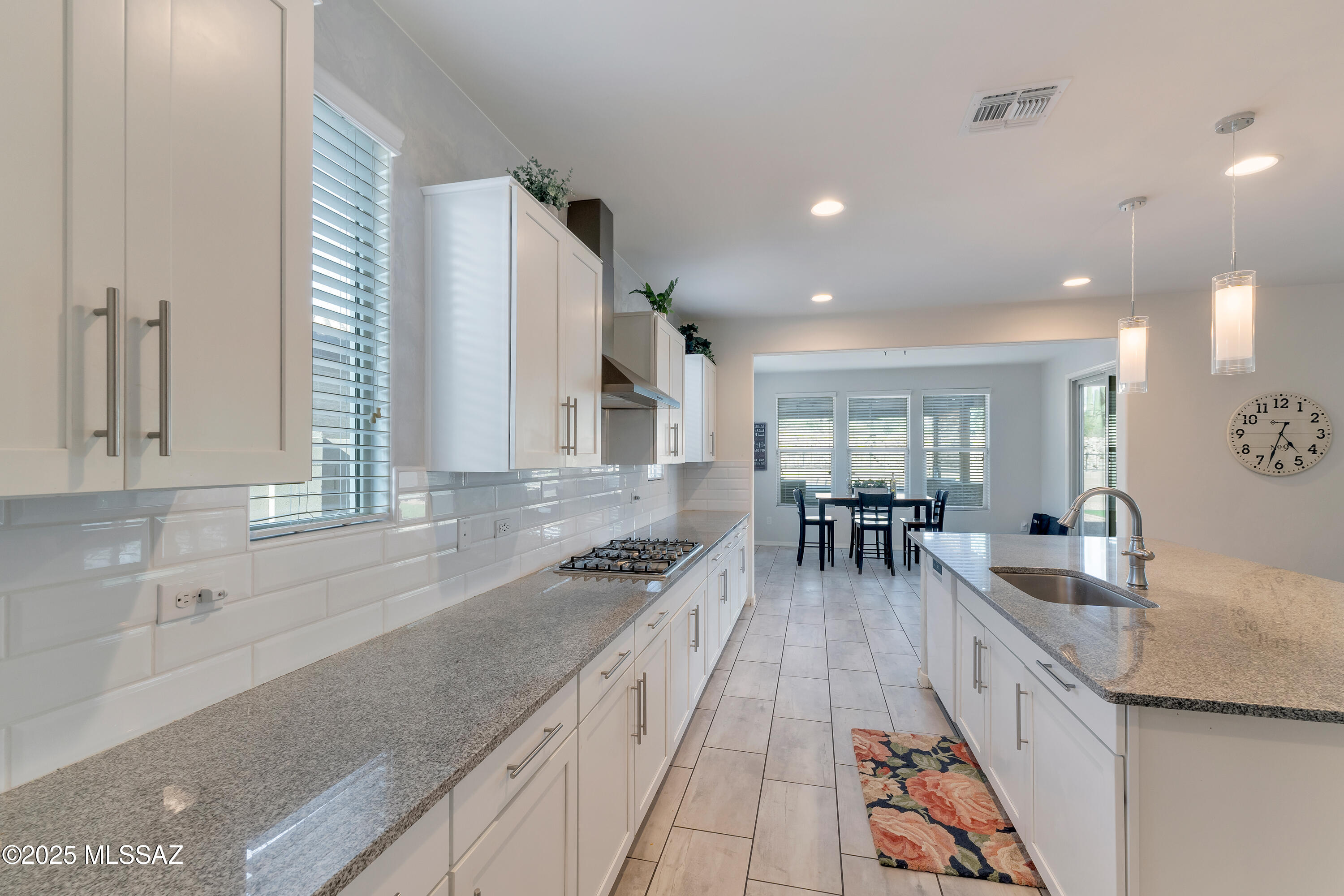 Tucson, Arizona, 85741, United States, 4 Bedrooms Bedrooms, ,3 BathroomsBathrooms,Residential,For Sale,1933342