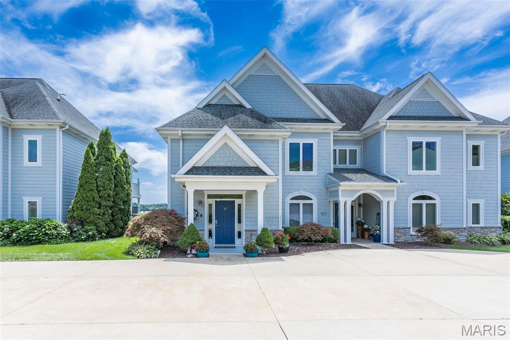 Grafton, Illinois, 62037, United States, 2 Bedrooms Bedrooms, ,2 BathroomsBathrooms,Residential,For Sale,1907573