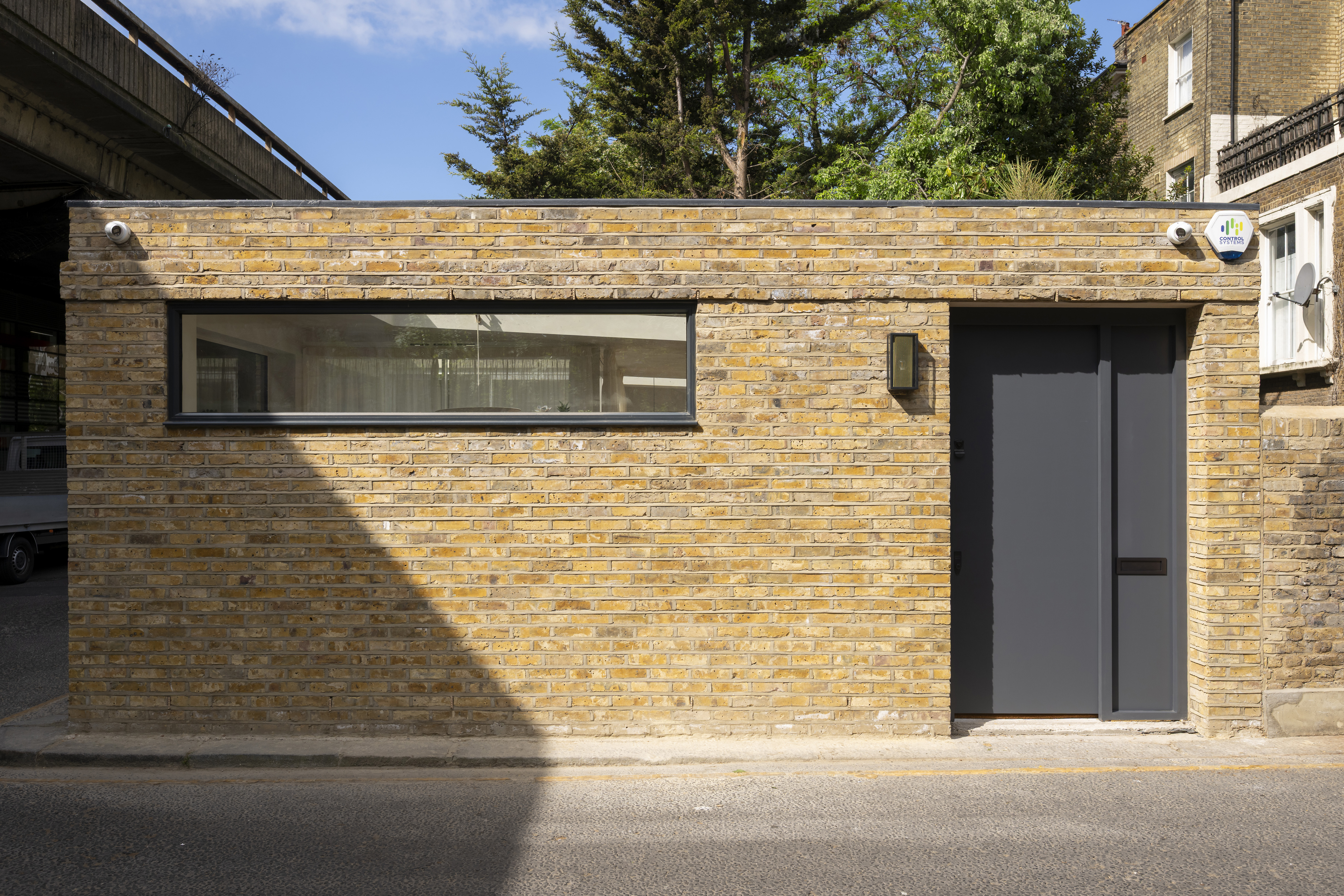 A Carefully Reimagined Mews House in W10 - 物件實景