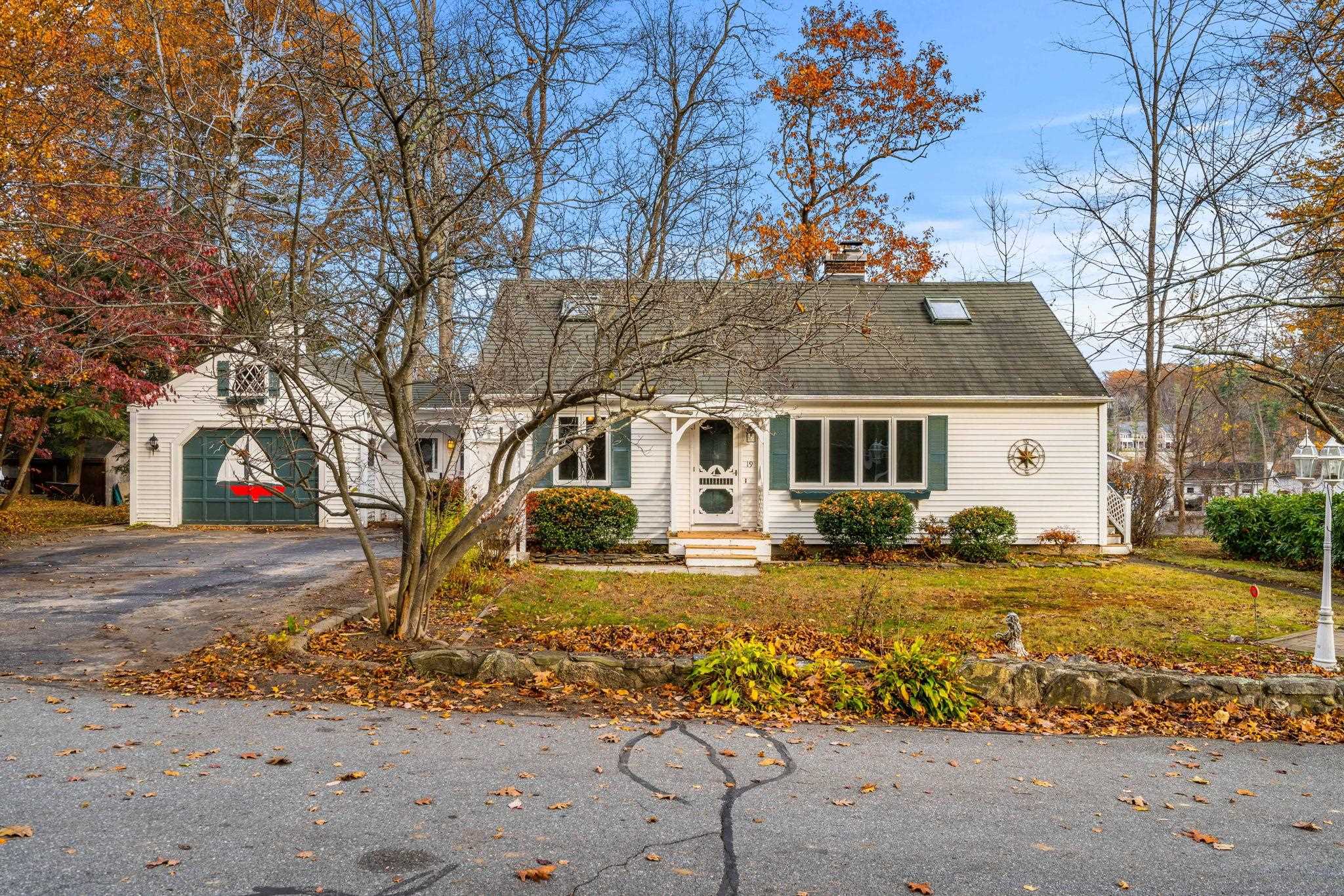 Pelham, New Hampshire, 03076, United States, 3 Bedrooms Bedrooms, ,1 BathroomBathrooms,Residential,For Sale,1991276