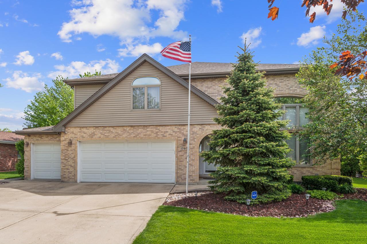 17815 Iroquois, Tinley Park, Illinois, 60477, United States, 5 Bedrooms Bedrooms, ,4 BathroomsBathrooms,Residential,For Sale,17815 Iroquois,1635581