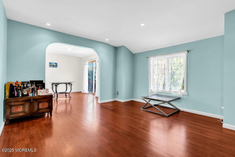 Tinton Falls, New Jersey, 07712, United States, 3 Bedrooms Bedrooms, ,2 BathroomsBathrooms,Residential,For Sale,1987767