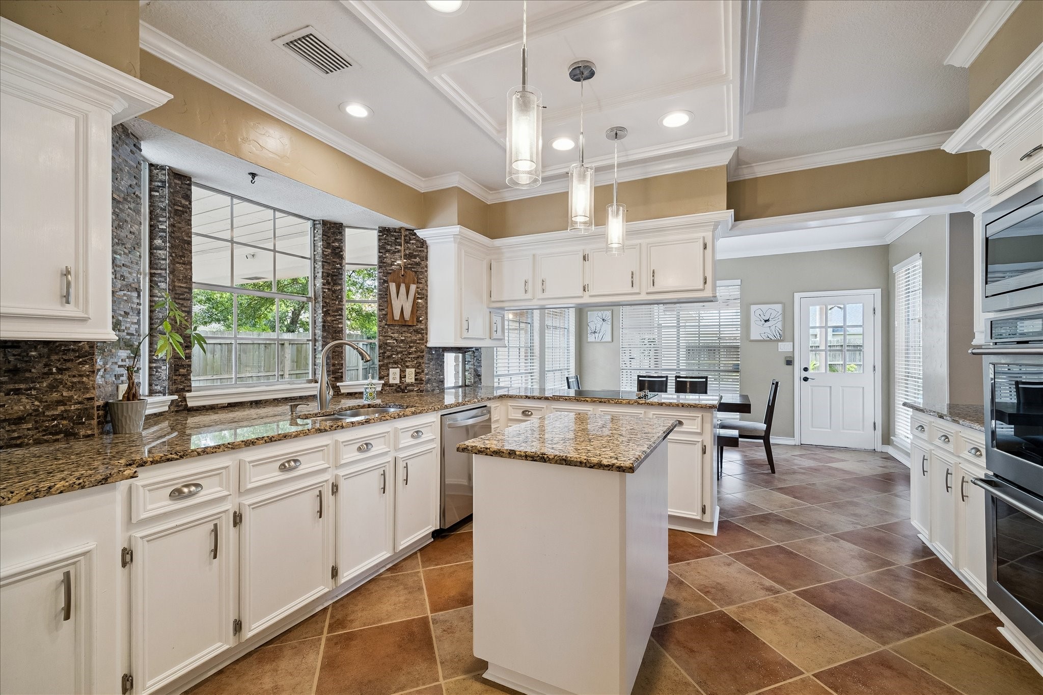  2919 Forest Garden Drive - 物件實景