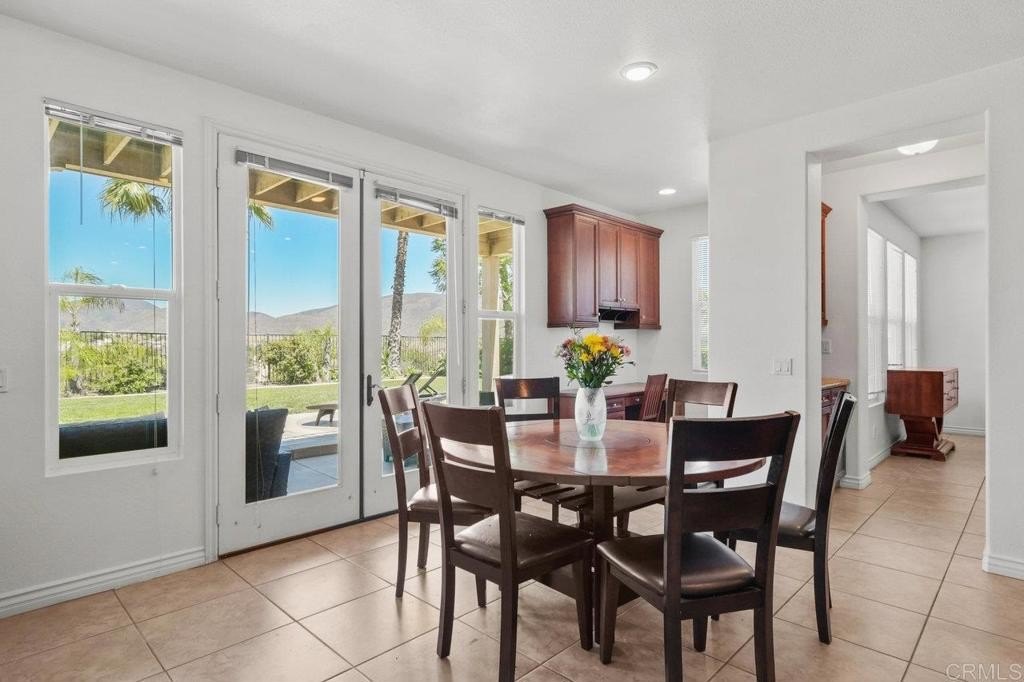 Chula Vista, California, 91914, United States, 4 Bedrooms Bedrooms, ,5 BathroomsBathrooms,Residential,For Sale,1906810