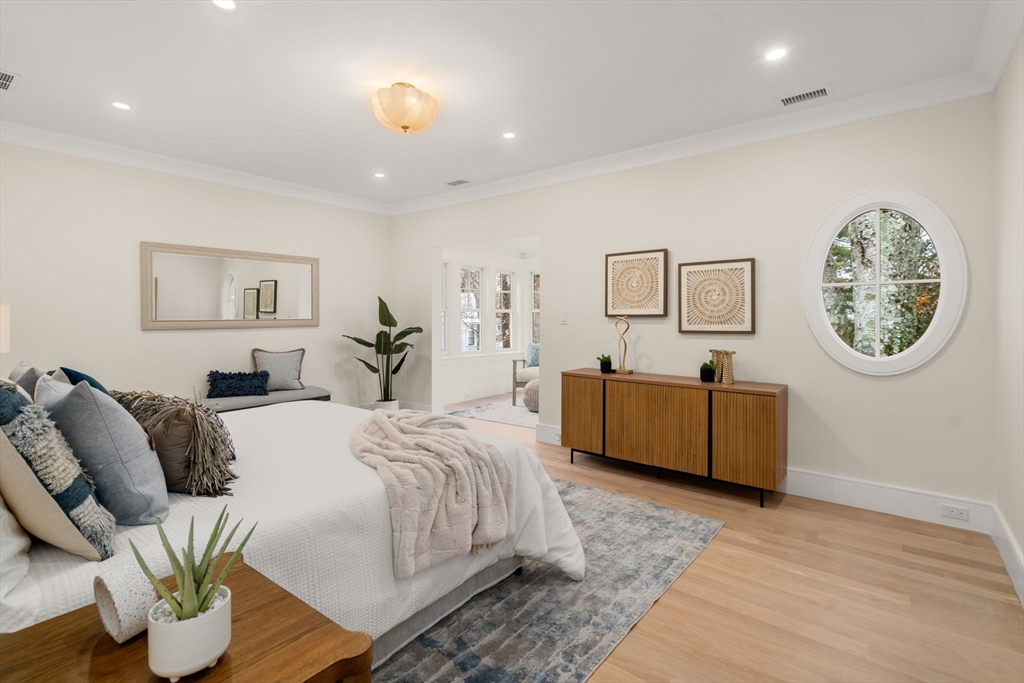 Newton, Massachusetts, 02465, United States, 6 Bedrooms Bedrooms, ,7 BathroomsBathrooms,Residential,For Sale,1995687