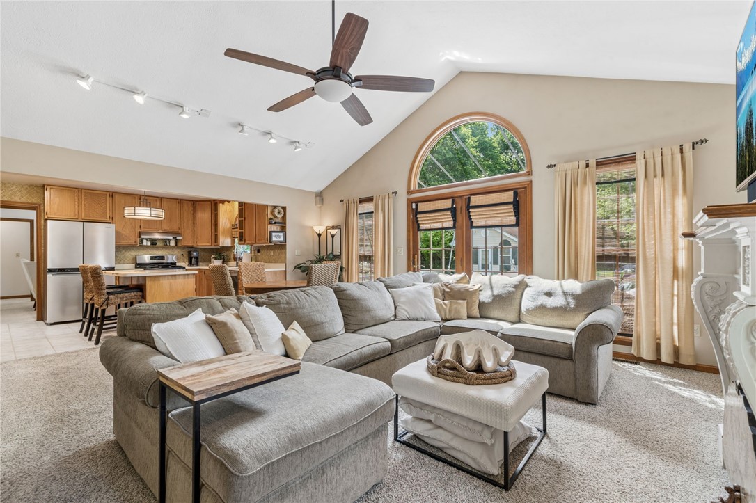 Level Green, Pennsylvania, 15085, United States, 4 Bedrooms Bedrooms, ,4 BathroomsBathrooms,Residential,For Sale,2049075