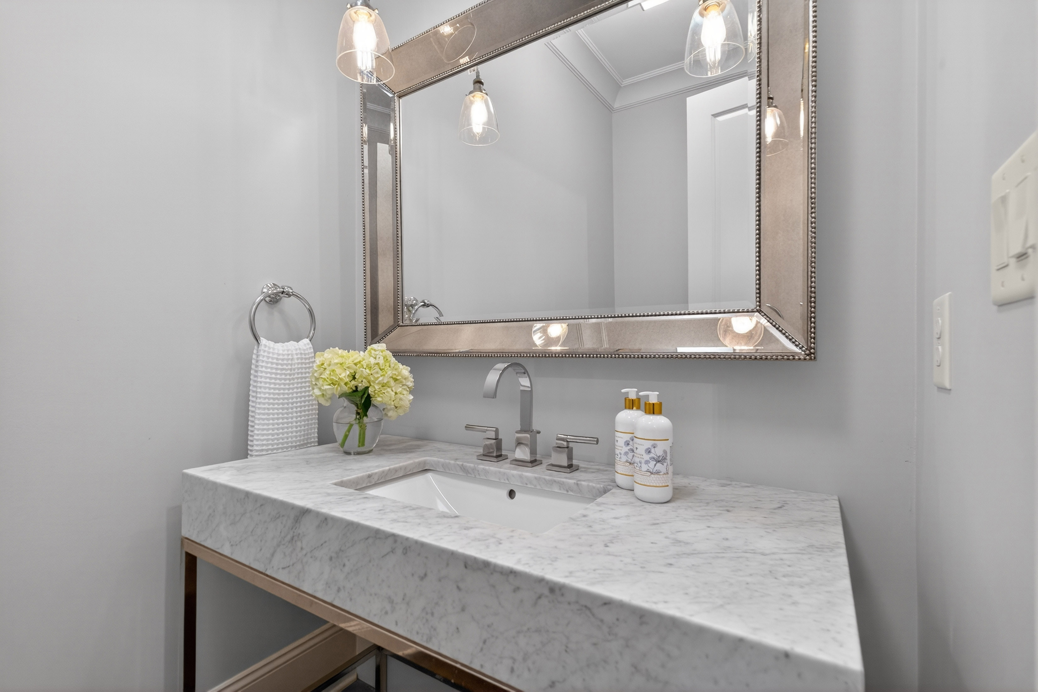  Experience Luxury in One of Georgia’s Most Prestigious Gated Golf Communities - 物件實景